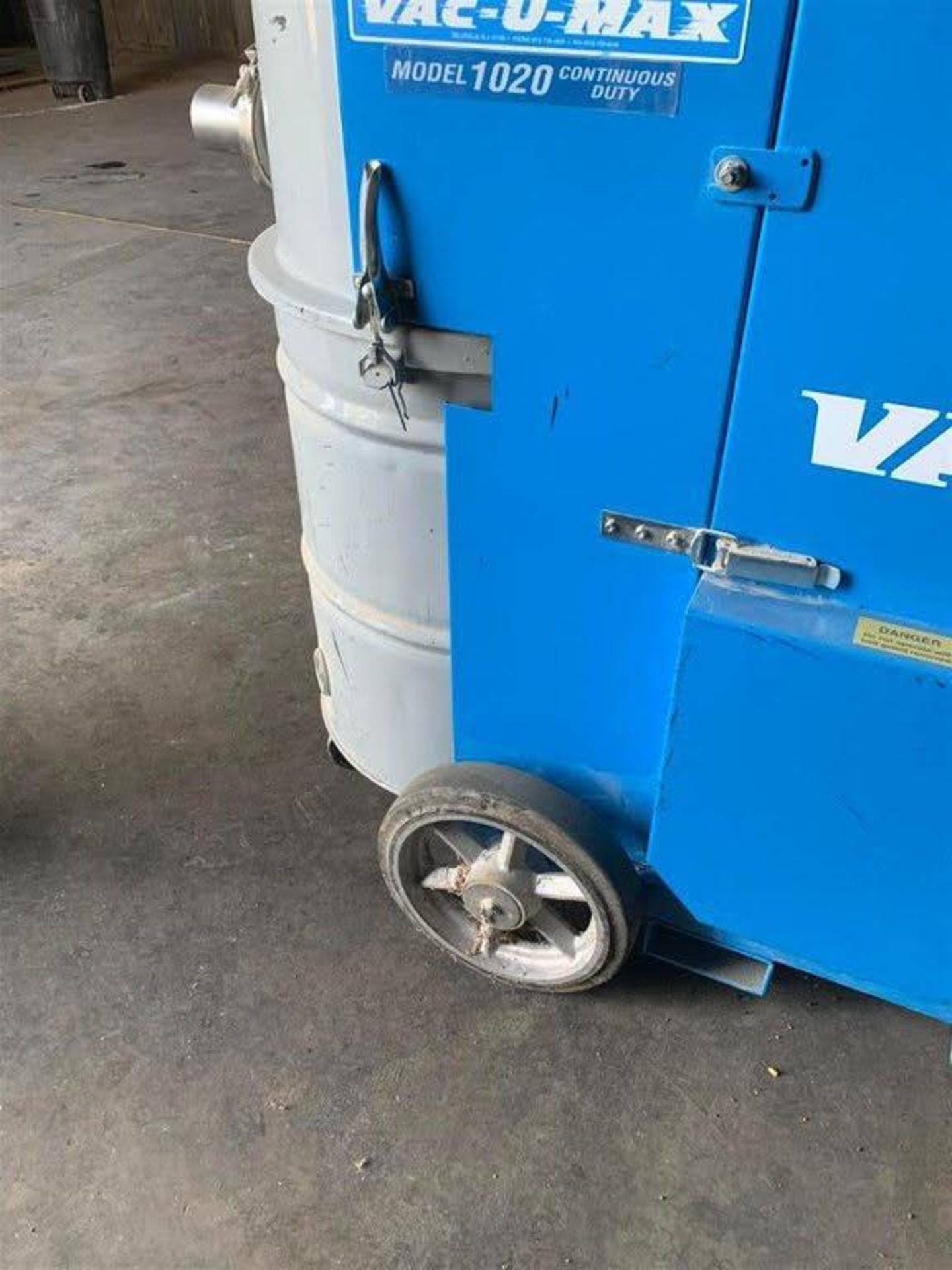 Vac-U-Max 1020 Continuous Duty Vacuum Provider - Image 5 of 7