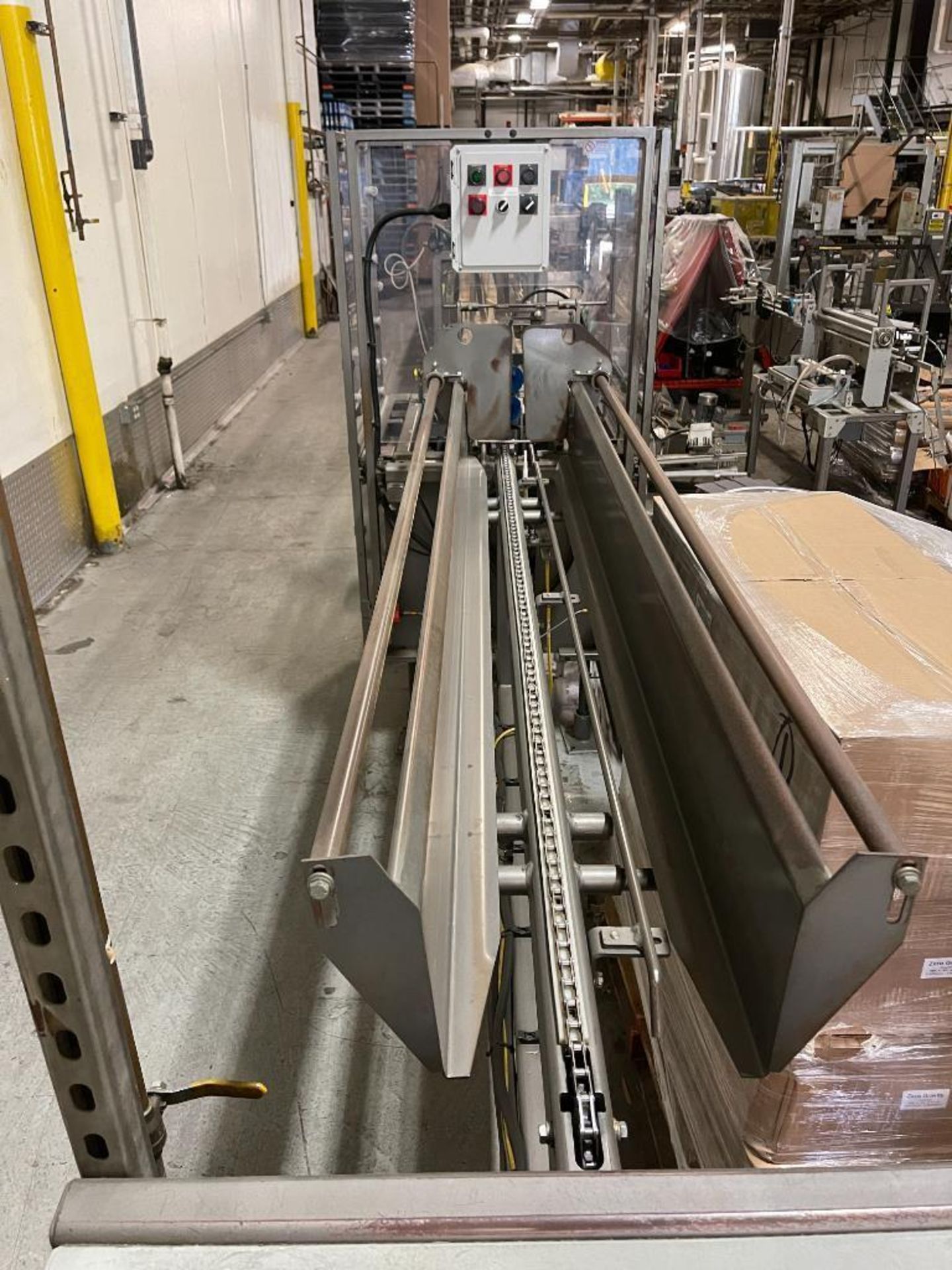 2008 Pearson BE60 6-Pack Beverage Carrier Erector with Twin Lane Conveyor - Image 3 of 13