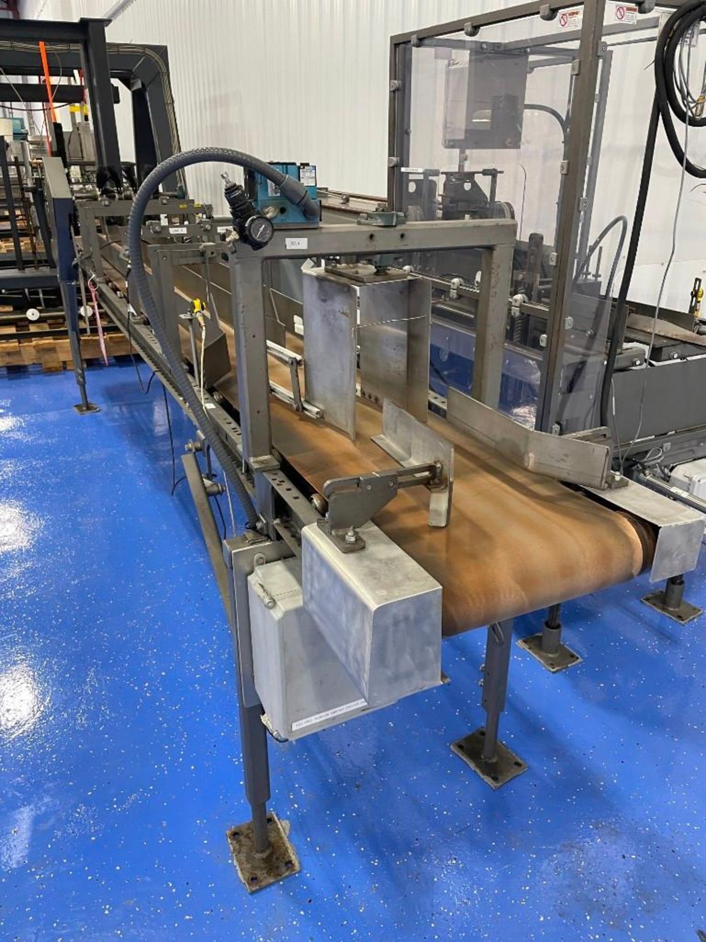 2008 Pearson BE60 6-Pack Beverage Carrier Erector with Twin Lane Conveyor - Image 7 of 17