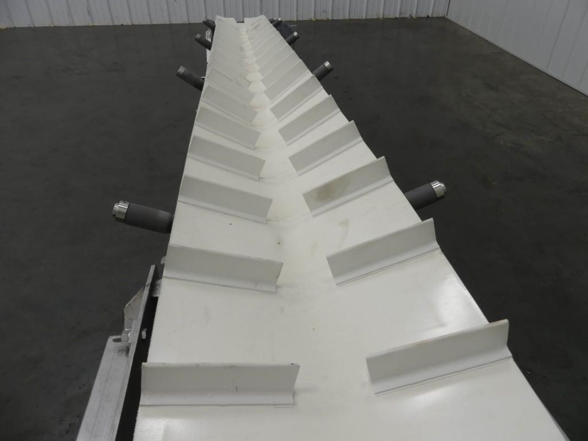 Plastic Incline Cleated Belt Conveyor 185" L x 18" W - Image 6 of 11