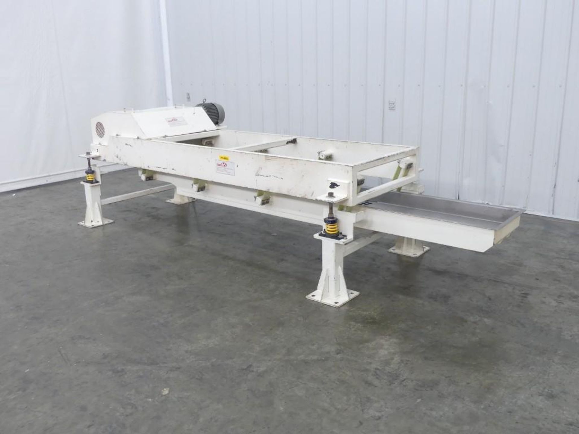 Deamco VCNF-U-18 132"L x 18"W Vibratory Conveyor