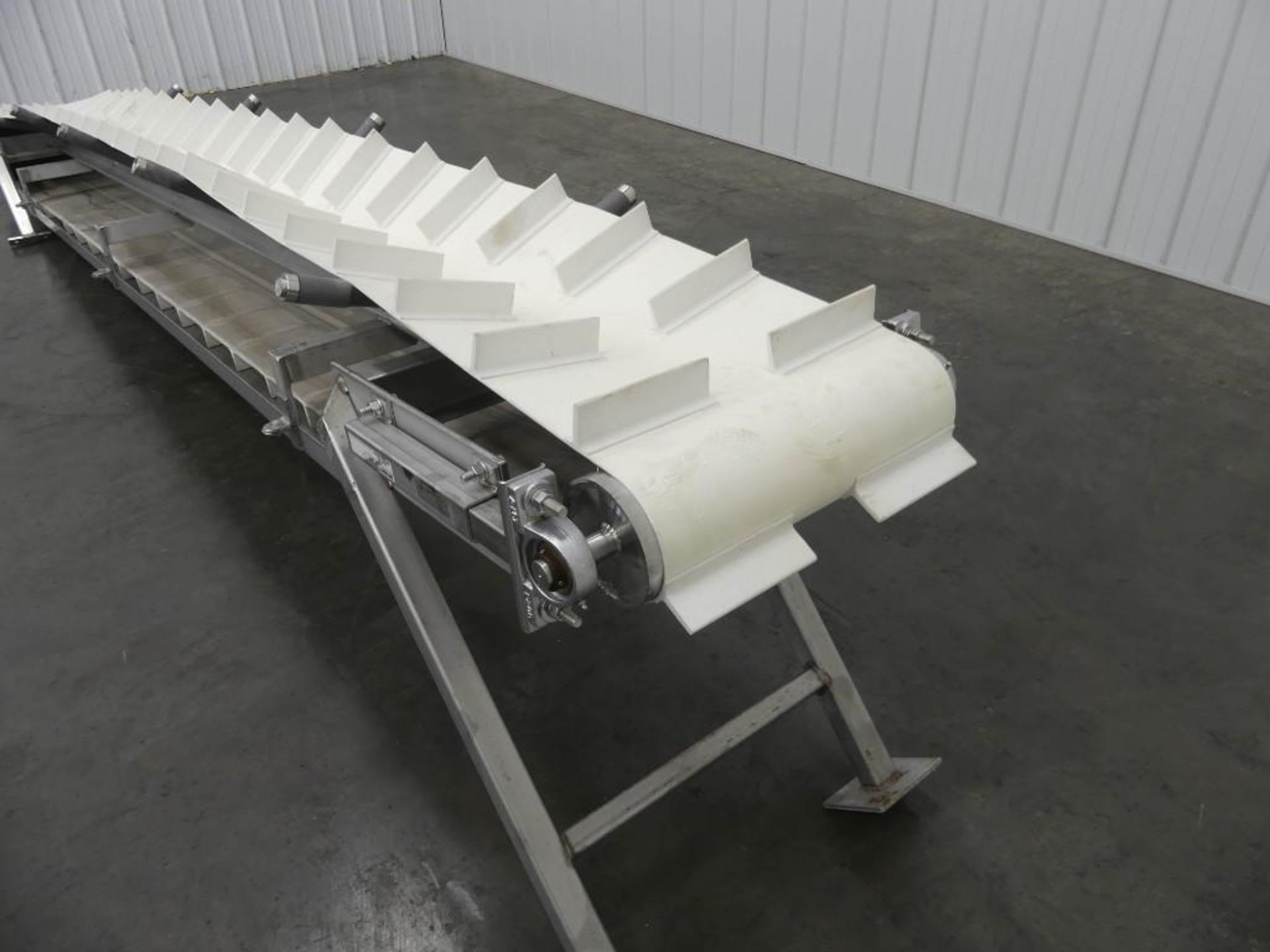 Plastic Incline Cleated Belt Conveyor 185" L x 18" W - Image 5 of 11