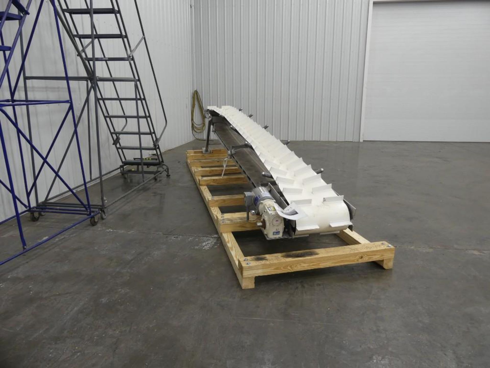 Plastic Incline Cleated Belt Conveyor 185" L x 18" W - Image 10 of 11