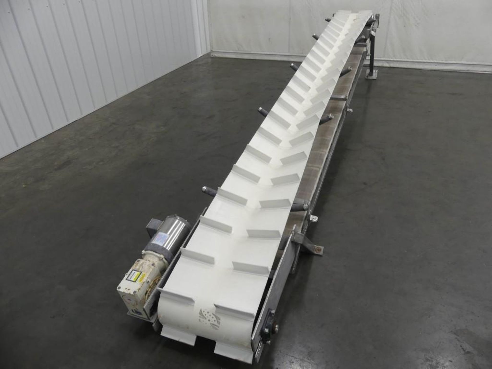 Plastic Incline Cleated Belt Conveyor 185" L x 18" W - Image 3 of 11