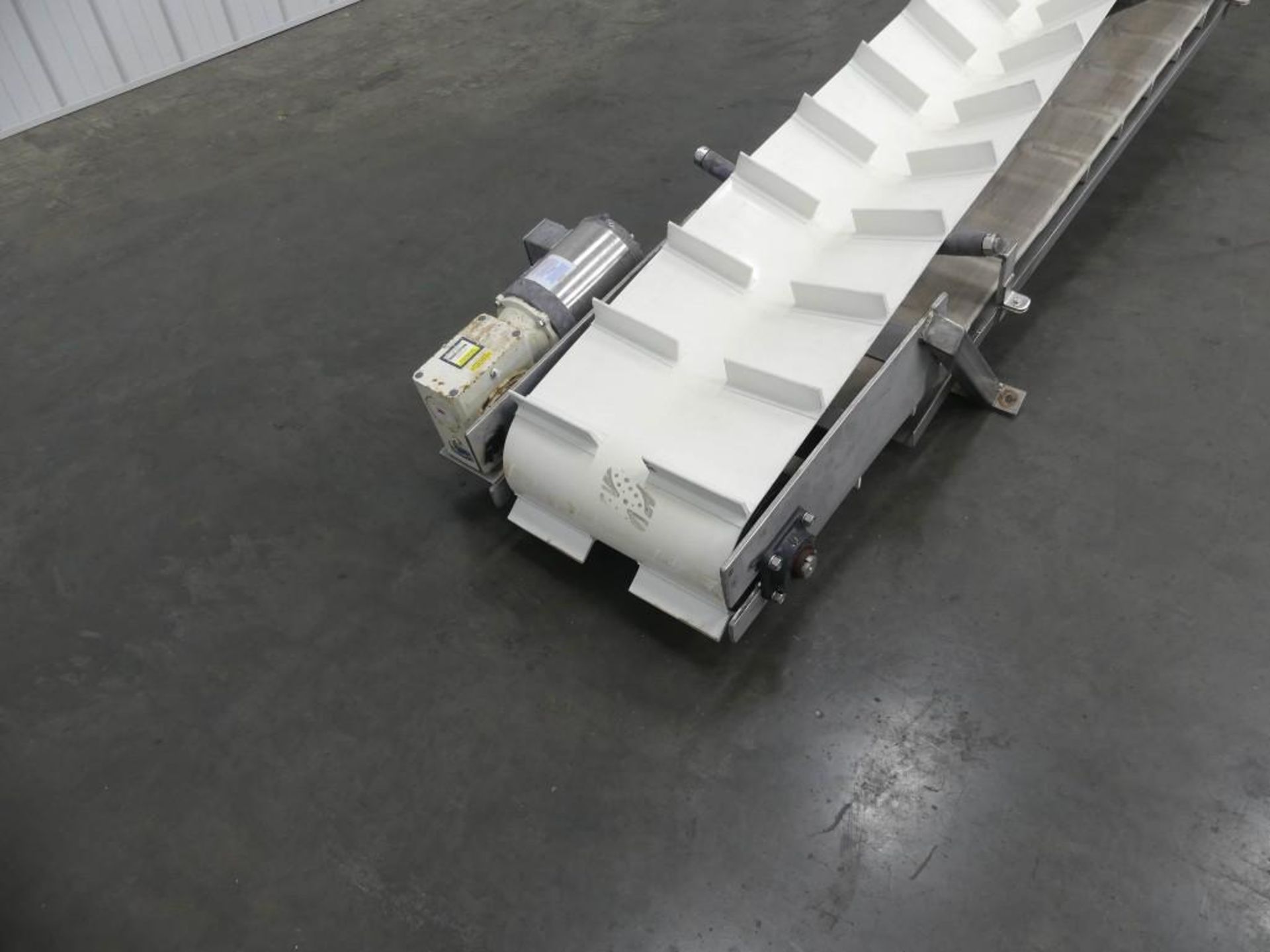 Plastic Incline Cleated Belt Conveyor 185" L x 18" W - Image 7 of 11