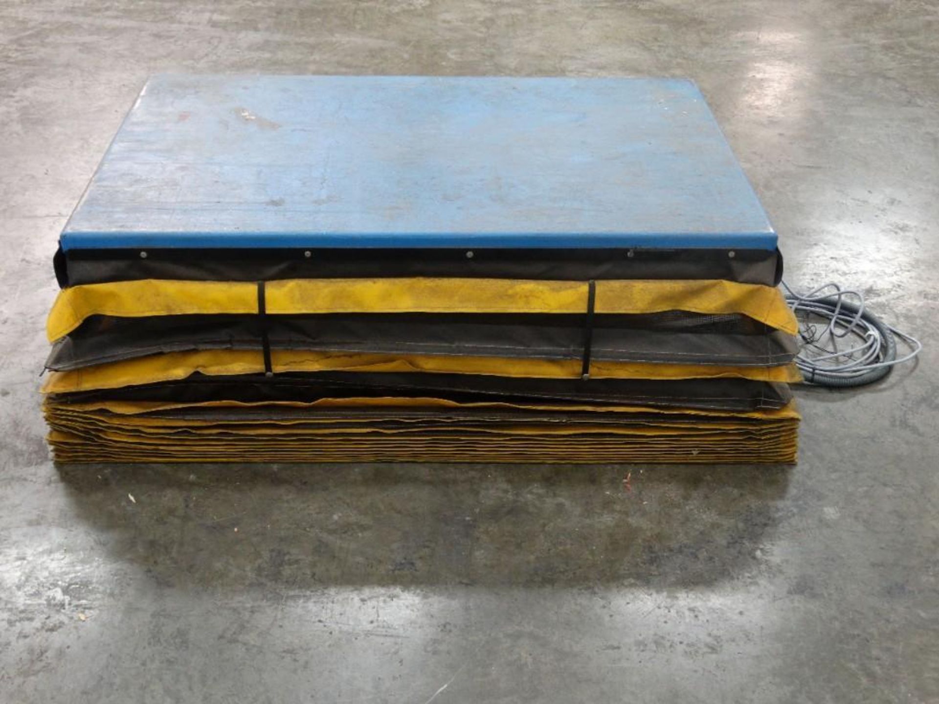 SouthWorth 2500 Pound Capacity Pallet Lift - Image 9 of 9