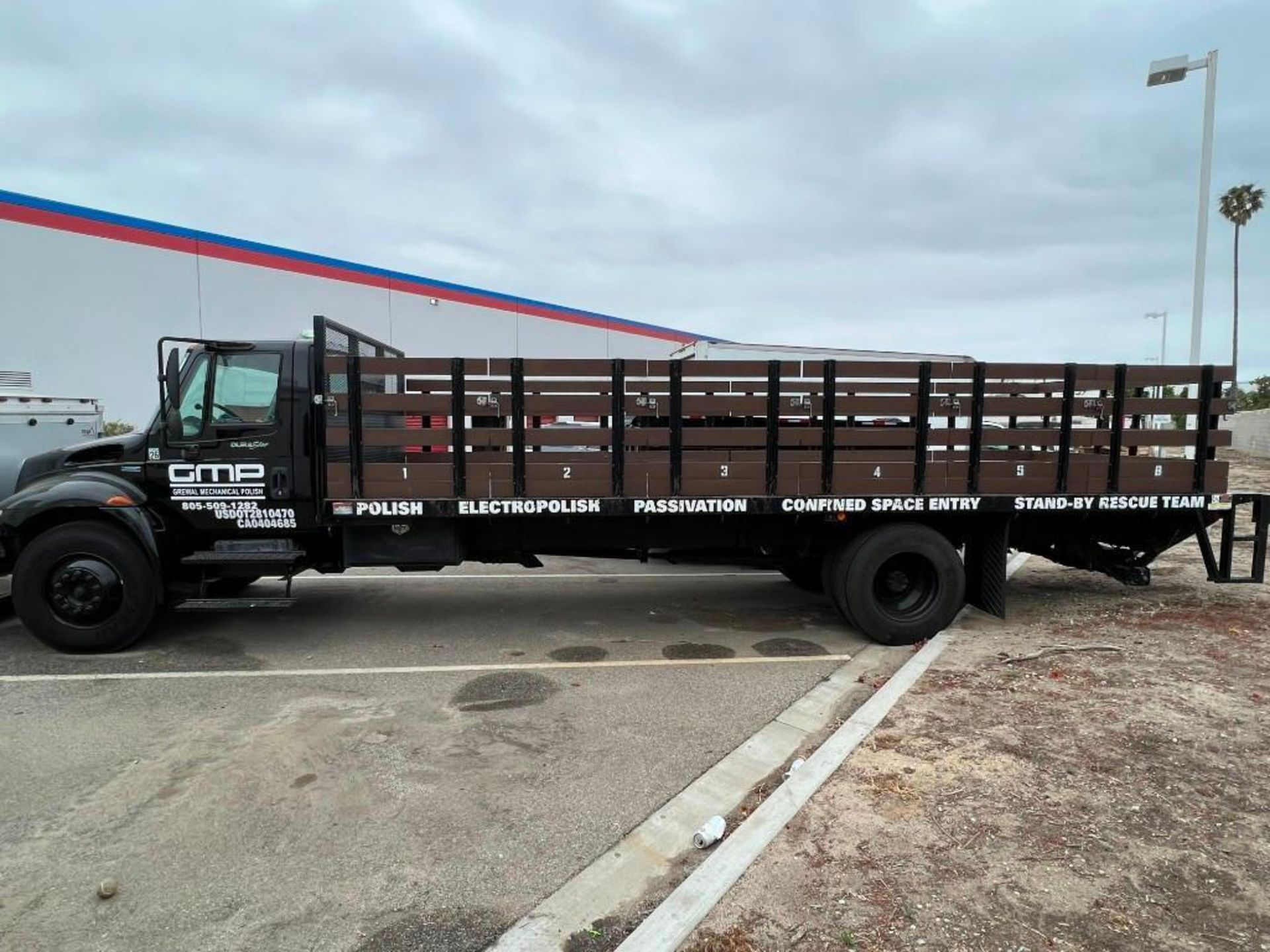 2008 International Truck & Engine Corp. Navistar 4300 SBA 4x2 Diesel Truck - Image 3 of 7