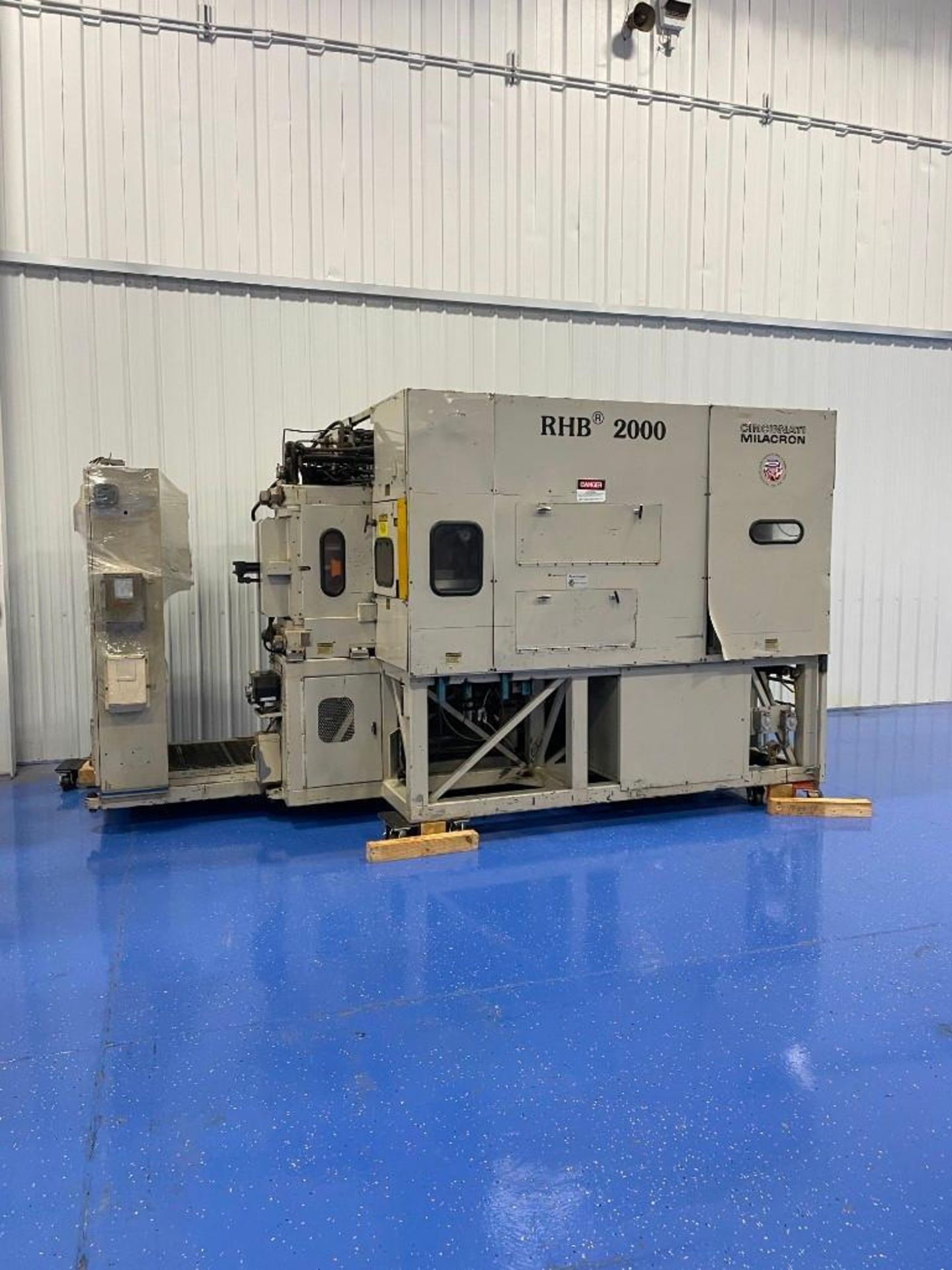 Cincinnati Milacron RHB System 2000 Blowmolder