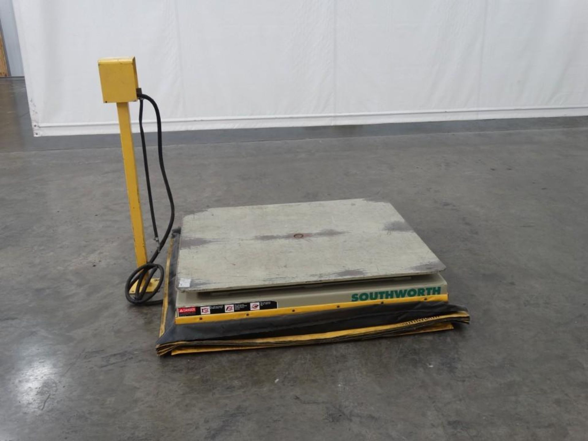 Southworth 3500 Pound Capacity Pallet Lift - Image 10 of 11