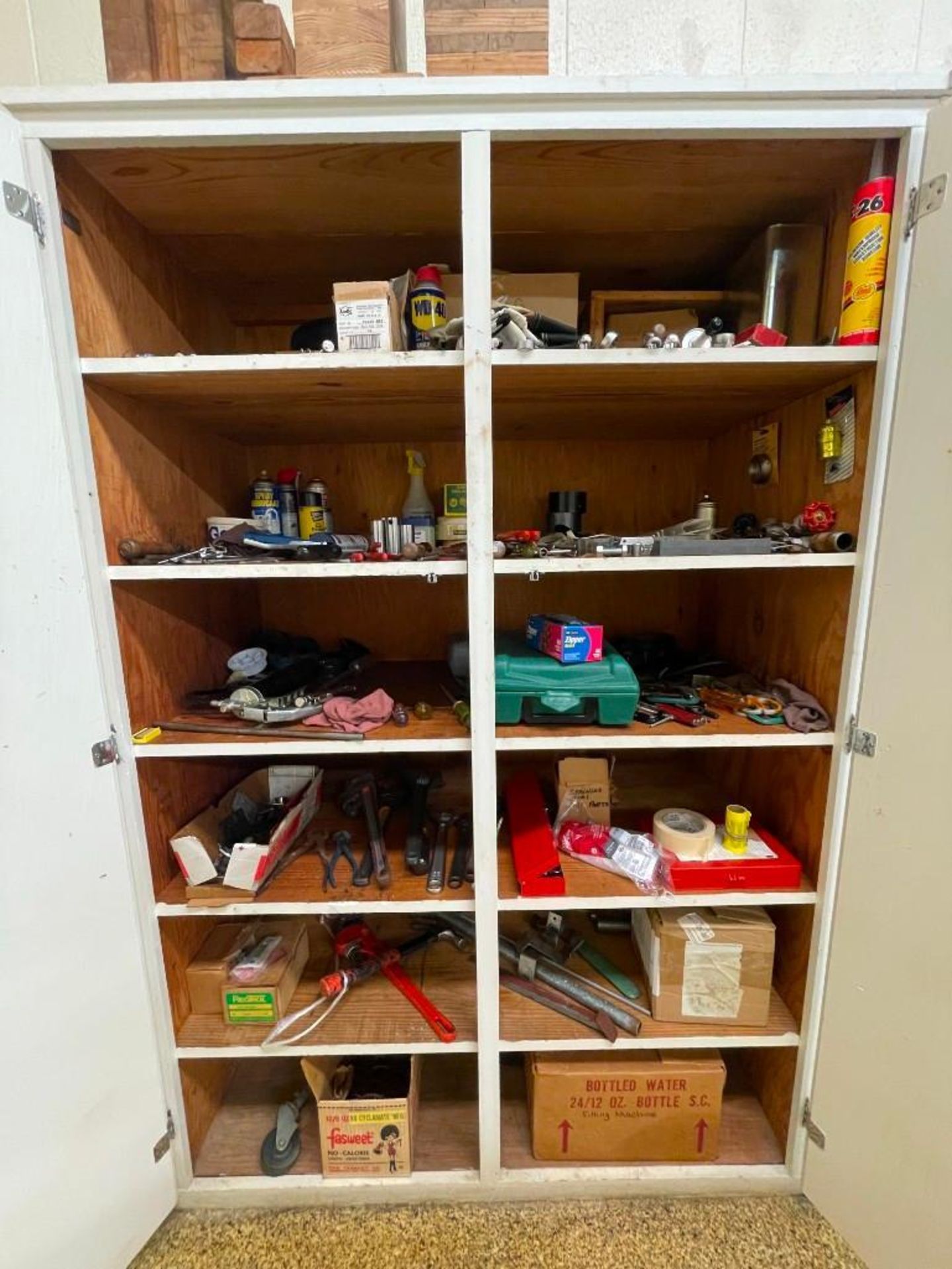 Cabinet with Contents - Image 2 of 19