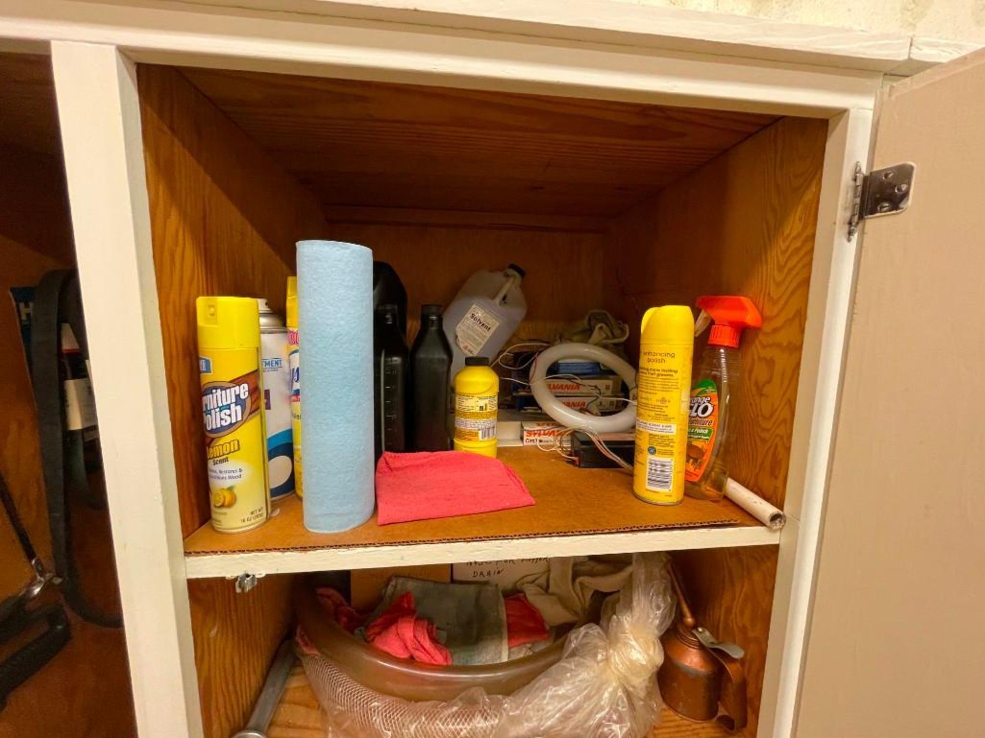 Cabinet with Contents - Image 7 of 11