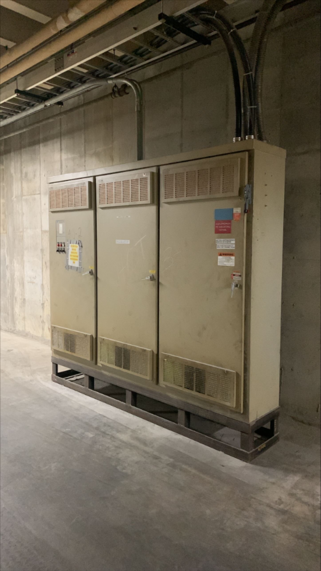 Yaskawa Electrical Cabinet with contents - Image 2 of 9