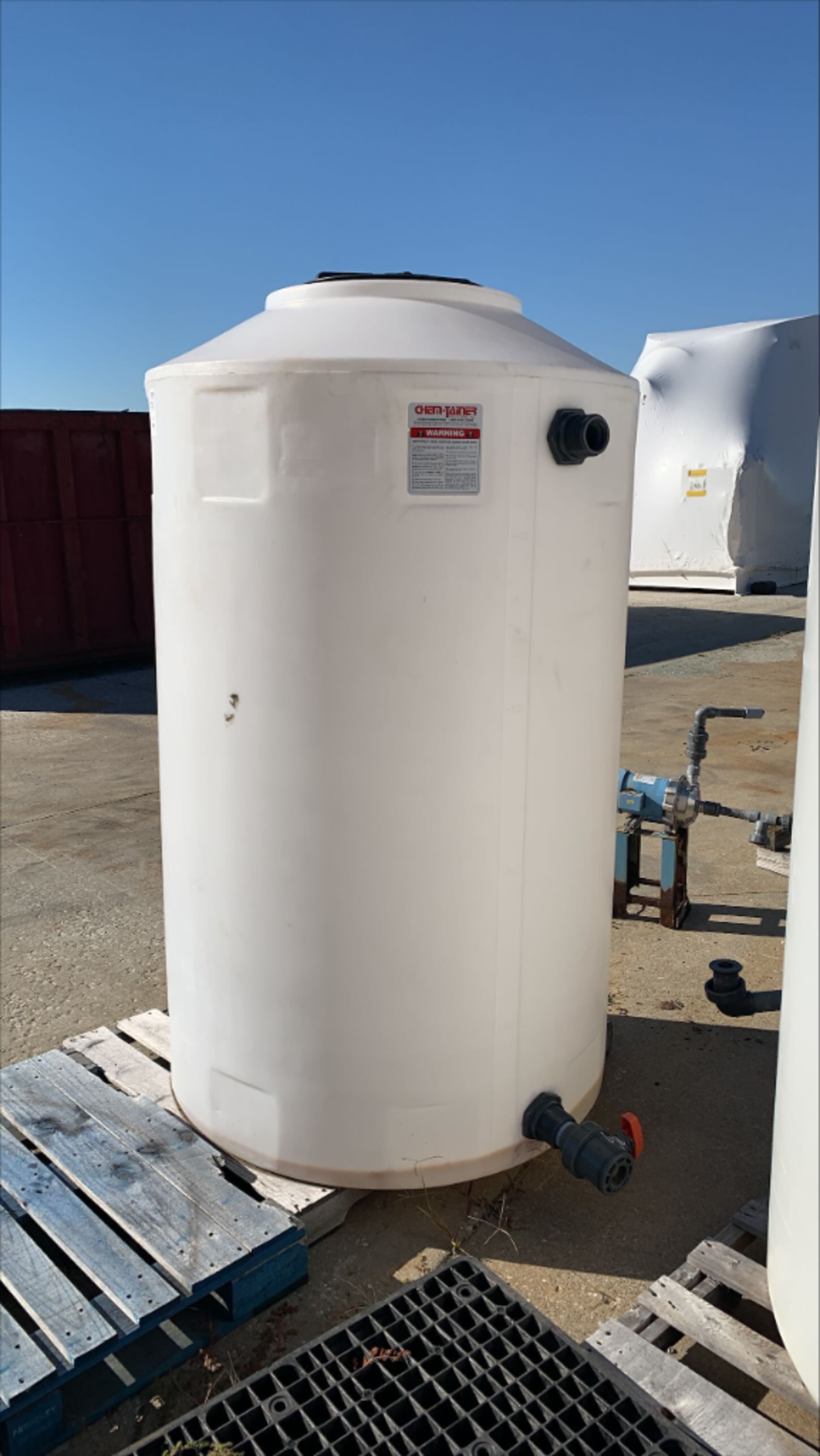 500 Gallon Chem-Tainer Poly Tank - Image 3 of 3