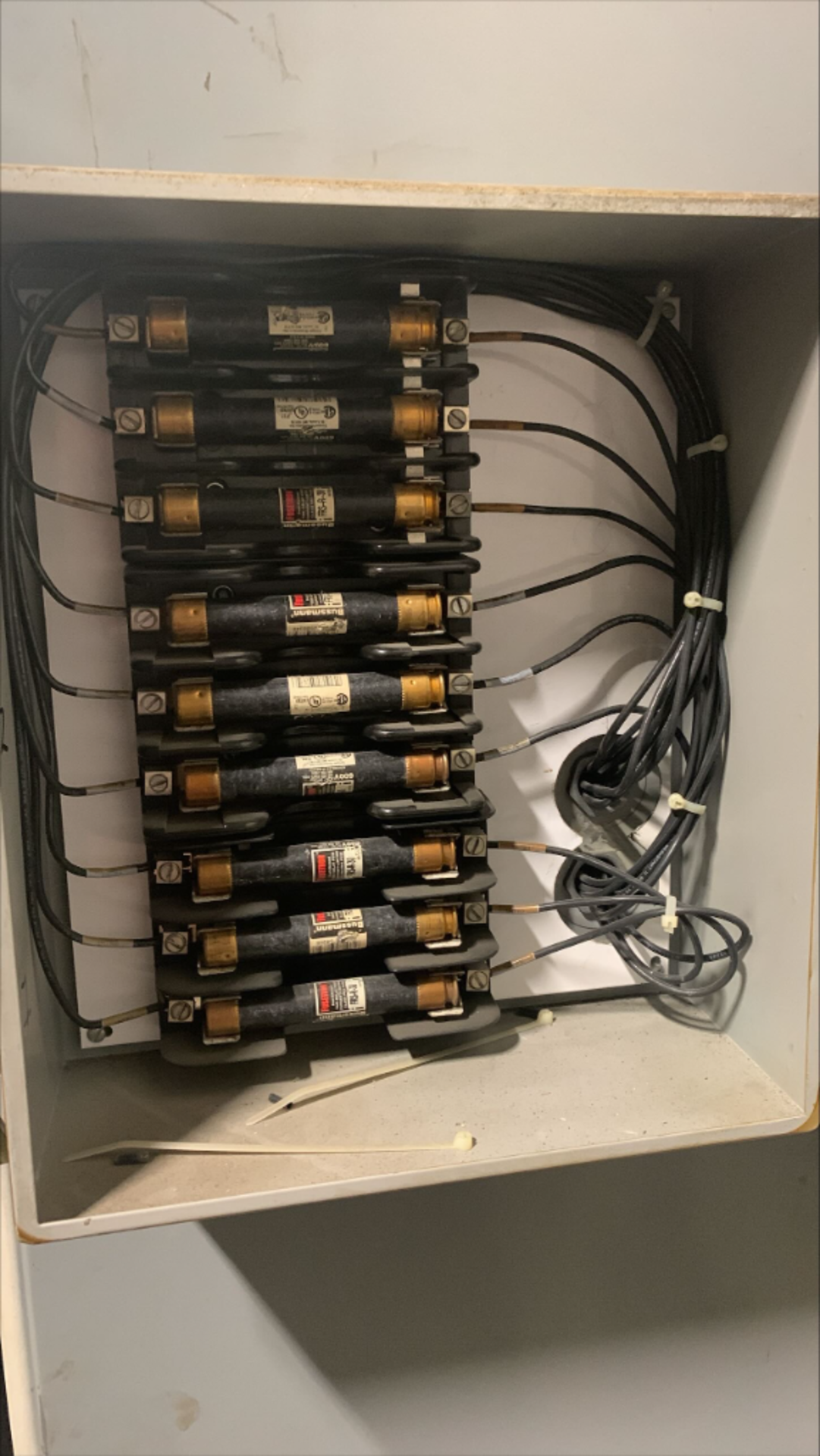 Electrical Cabinet with contents - Image 6 of 6