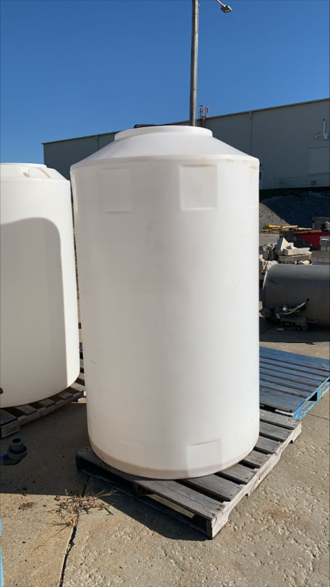 500 Gallon Chem-Tainer Poly Tank - Image 2 of 3