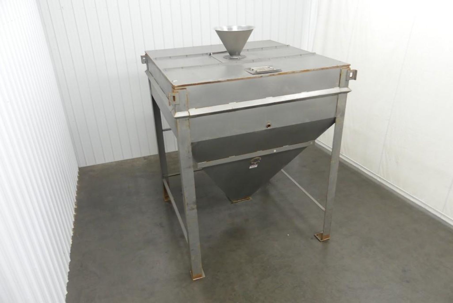 Mild Steel Hopper 280 Cubic Feet Capacity - Image 6 of 9