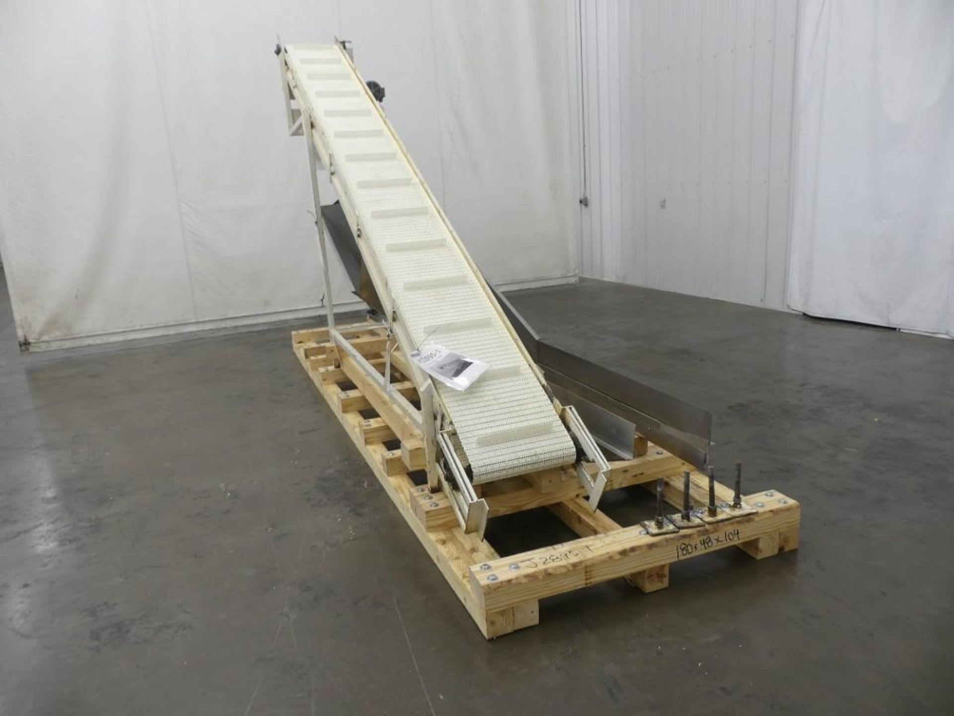 Cleated Incline Conveyor with Hopper 16" Wide - Image 11 of 11