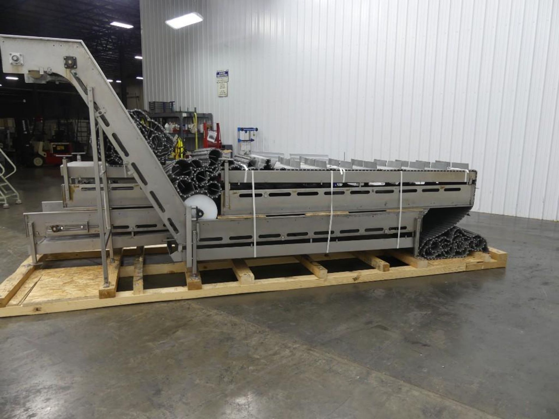 25" Wide Cleated Incline Conveyor 80" Discharge - Image 7 of 8