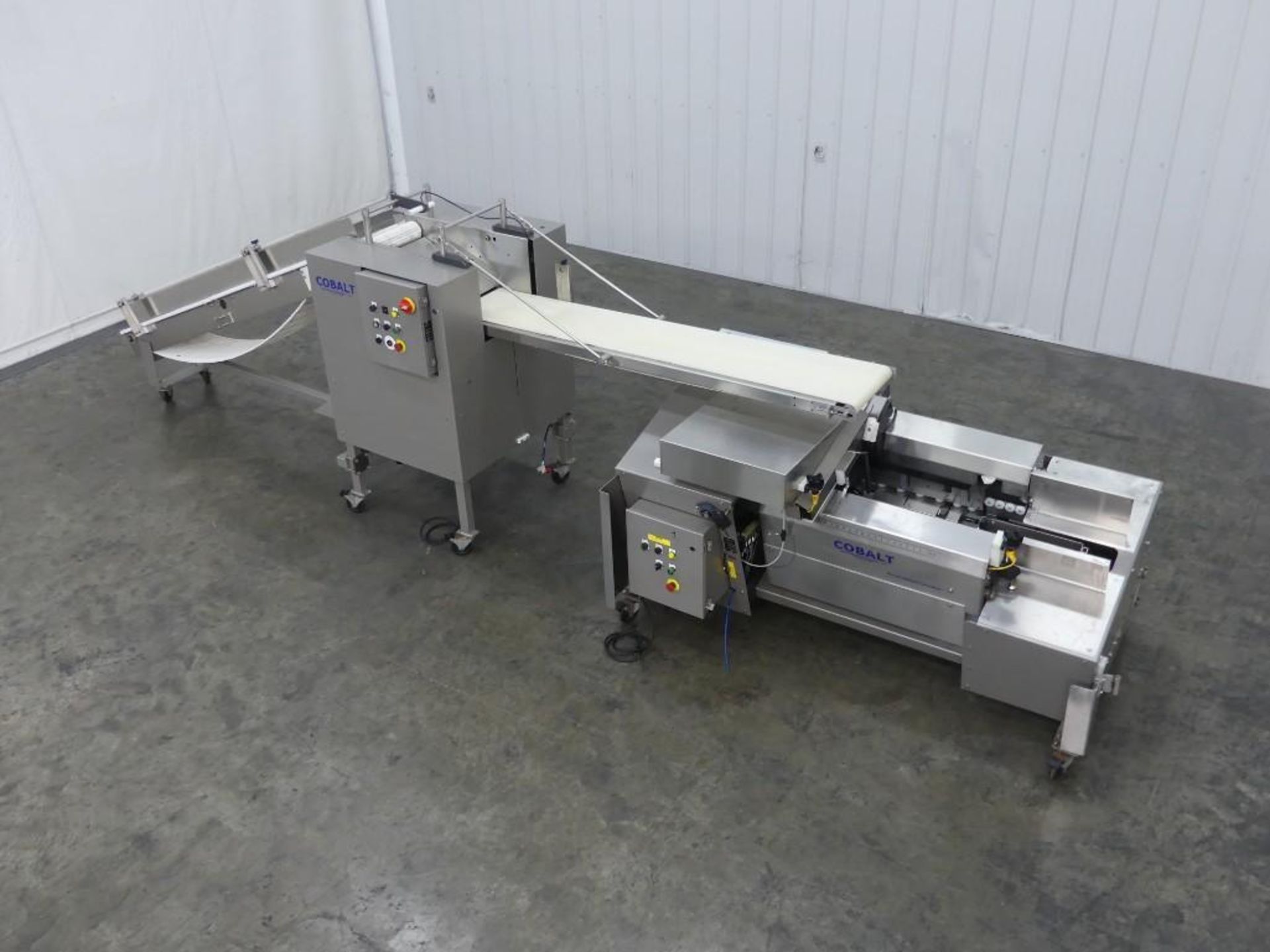 Cobalt 100 Series Collator and Tape Case Erector