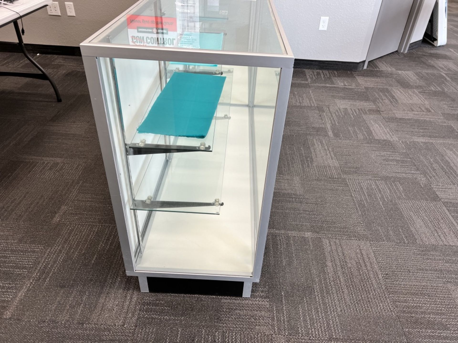 LOT OF: (2) GLASS DISPLAY CASES - Image 5 of 6