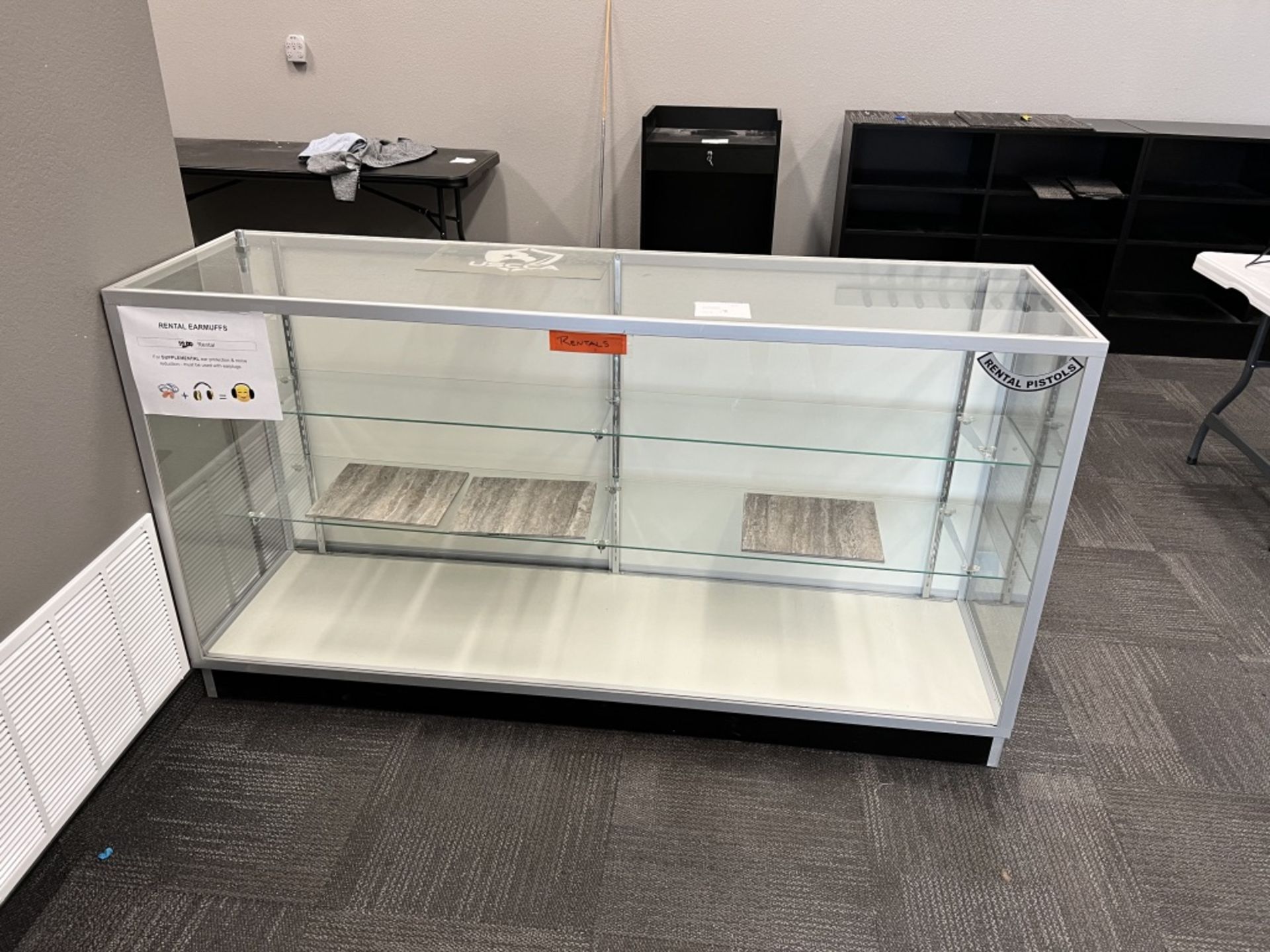 LOT OF: (1) 70" LONG X 20" DEEP X 38" TALL GLASS DISPLAY CABINET - Image 2 of 5