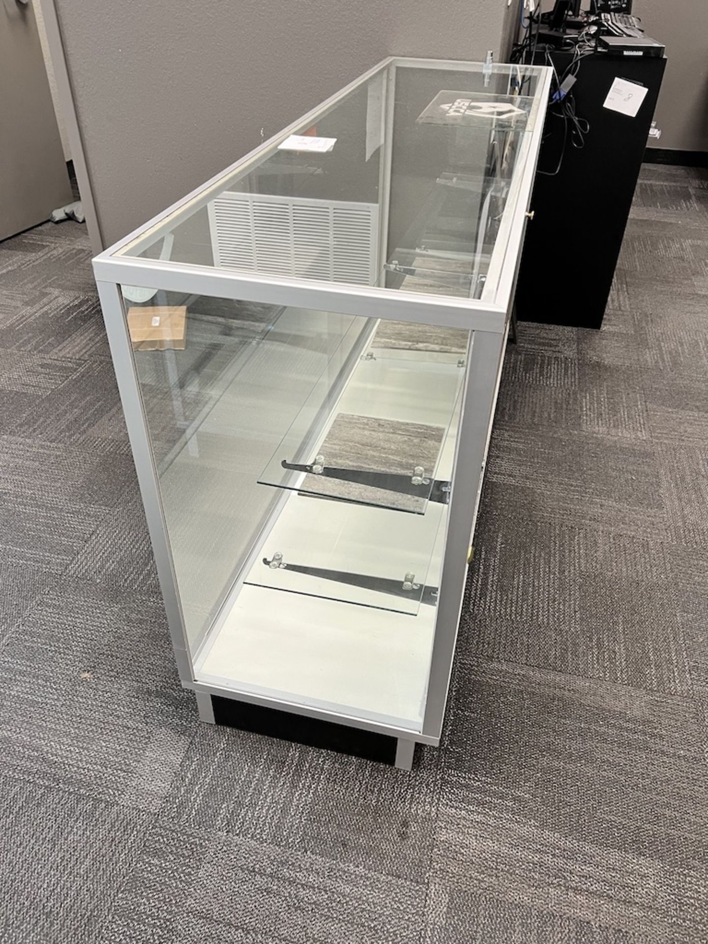 LOT OF: (1) 70" LONG X 20" DEEP X 38" TALL GLASS DISPLAY CABINET - Image 3 of 5