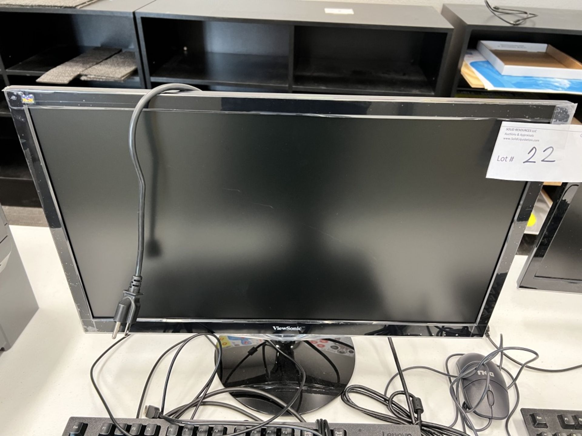 LOT OF: (2) VIEWSONIC 24" MONITORS, (1) POWER CORD ONLY, (2) WIRED KEYBOARDS, (3) WIRED MICE - Image 13 of 15