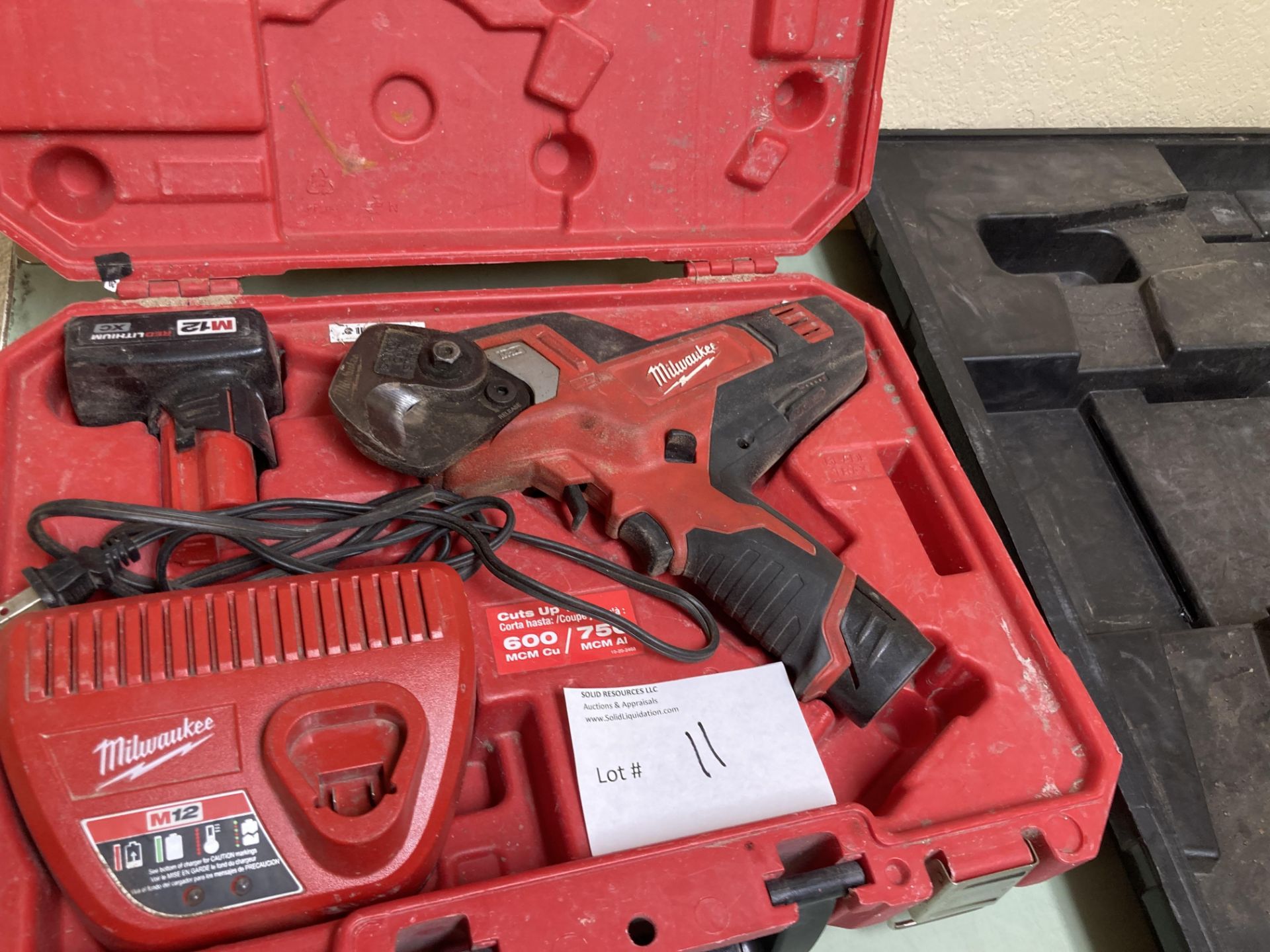 Milwaukee M12 battery powered 600 MCM cable cutter - Image 2 of 4