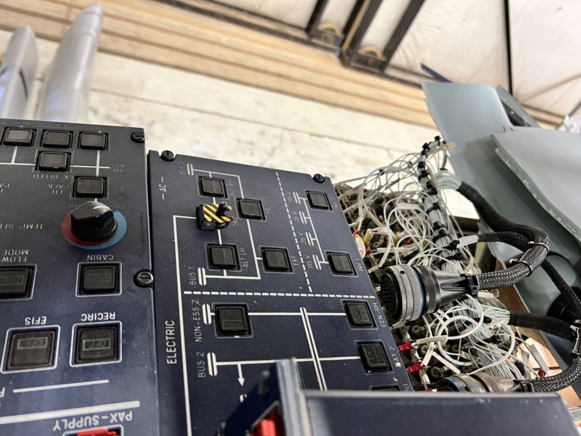 LOT OF: FAIRCHILD DORNIER 328 JET FULL AVIONICS PACKAGE. - Image 22 of 31