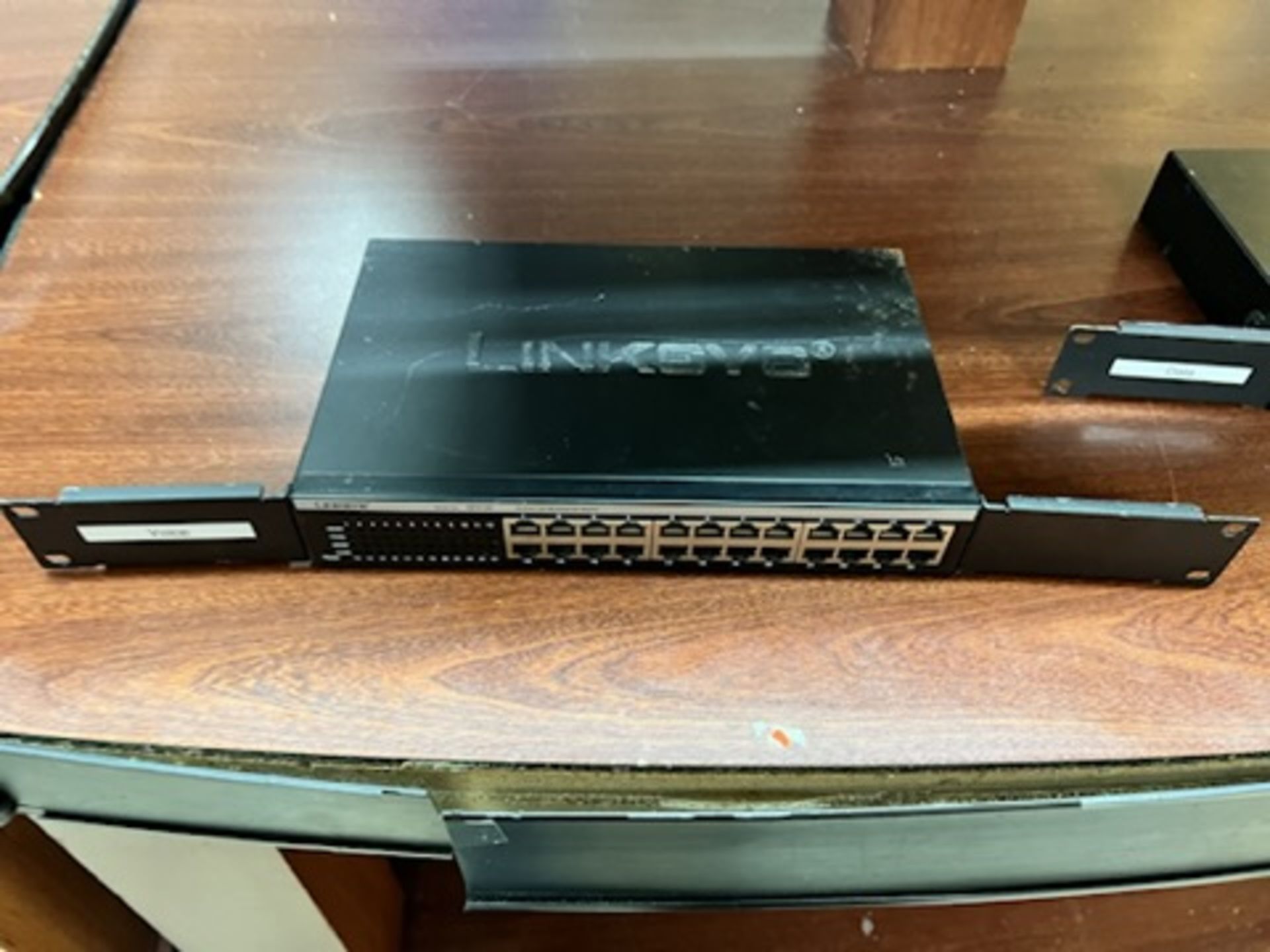 Lot of: (2) Cisco 2500 series routers , (1) Cisco IAD 2400 Series router, (2) Linksys 24-port intern - Image 15 of 18
