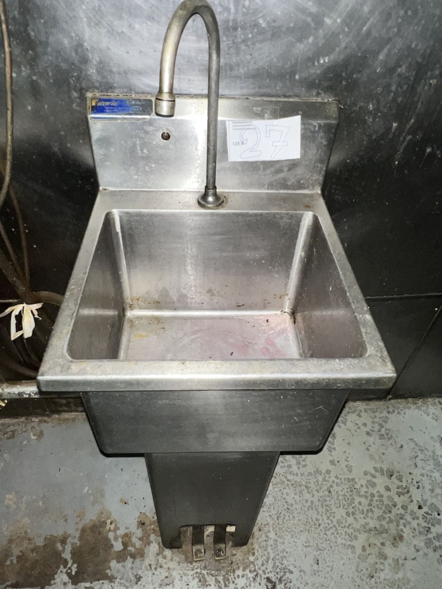 SS' hand wash sink with foot pedals - Image 4 of 4