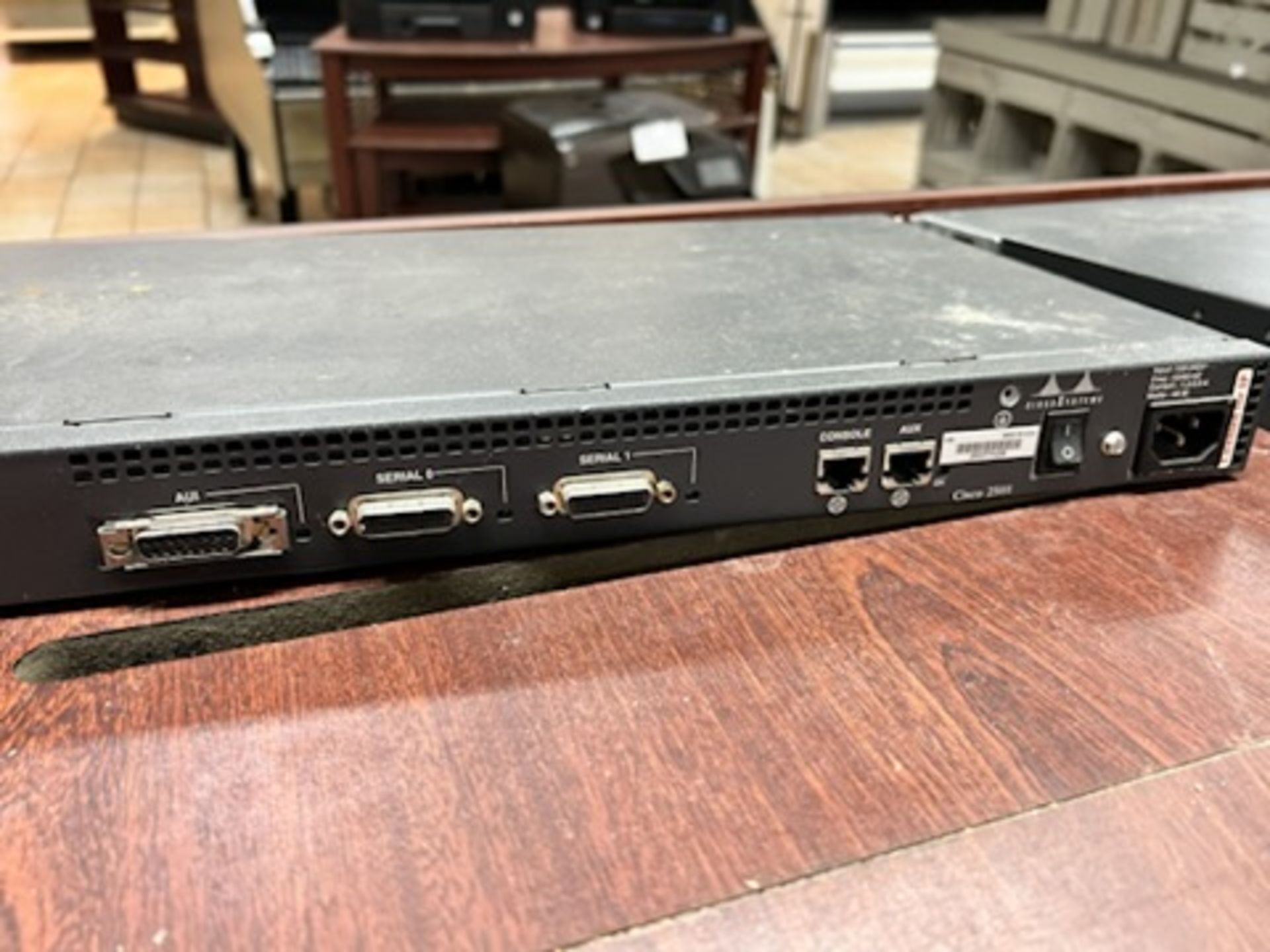 Lot of: (2) Cisco 2500 series routers , (1) Cisco IAD 2400 Series router, (2) Linksys 24-port intern - Image 9 of 18