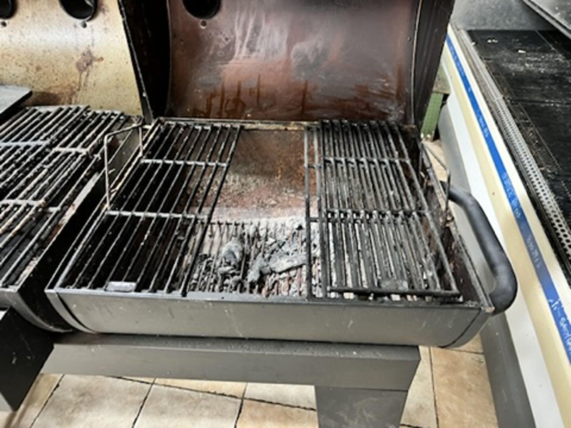 2-Compartment Char-Griller Gas and charcoal grill w/ side burner. - Image 7 of 12