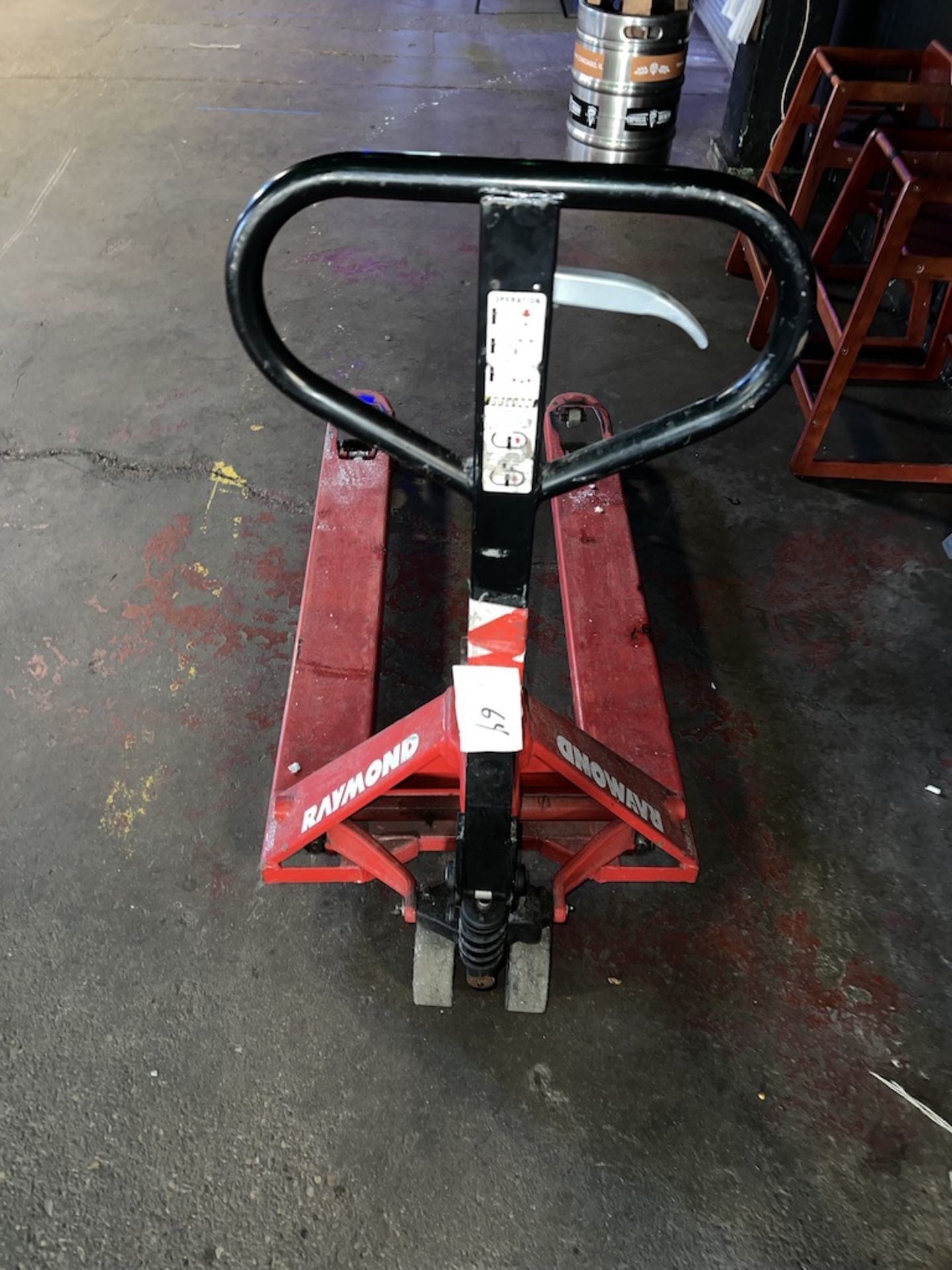 RAYMOND QMAX 5500 LB. MANUAL PALLET JACK - Image 2 of 6