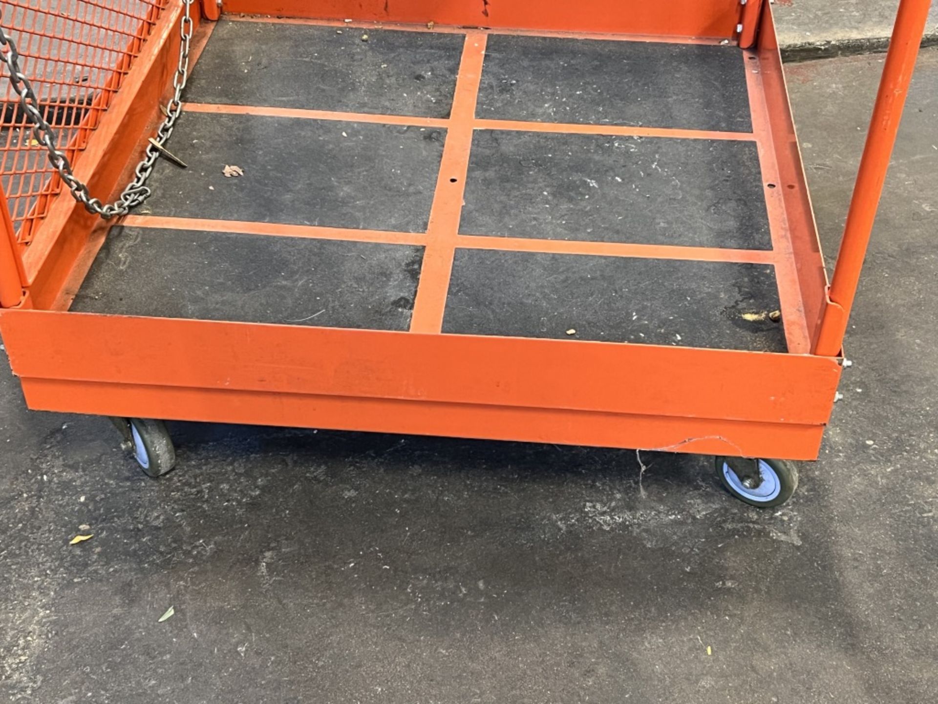 LIFT CAGE ATTACHMENT FOR FORKLIFT, MAXIMUM CAPACITY 1000 LBS - Image 7 of 8