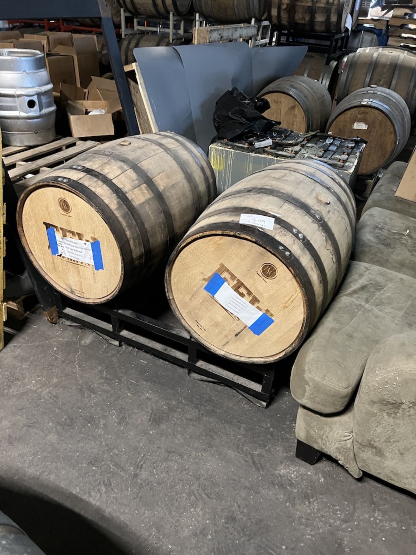 (1) EMPTY OAK BEER BARREL