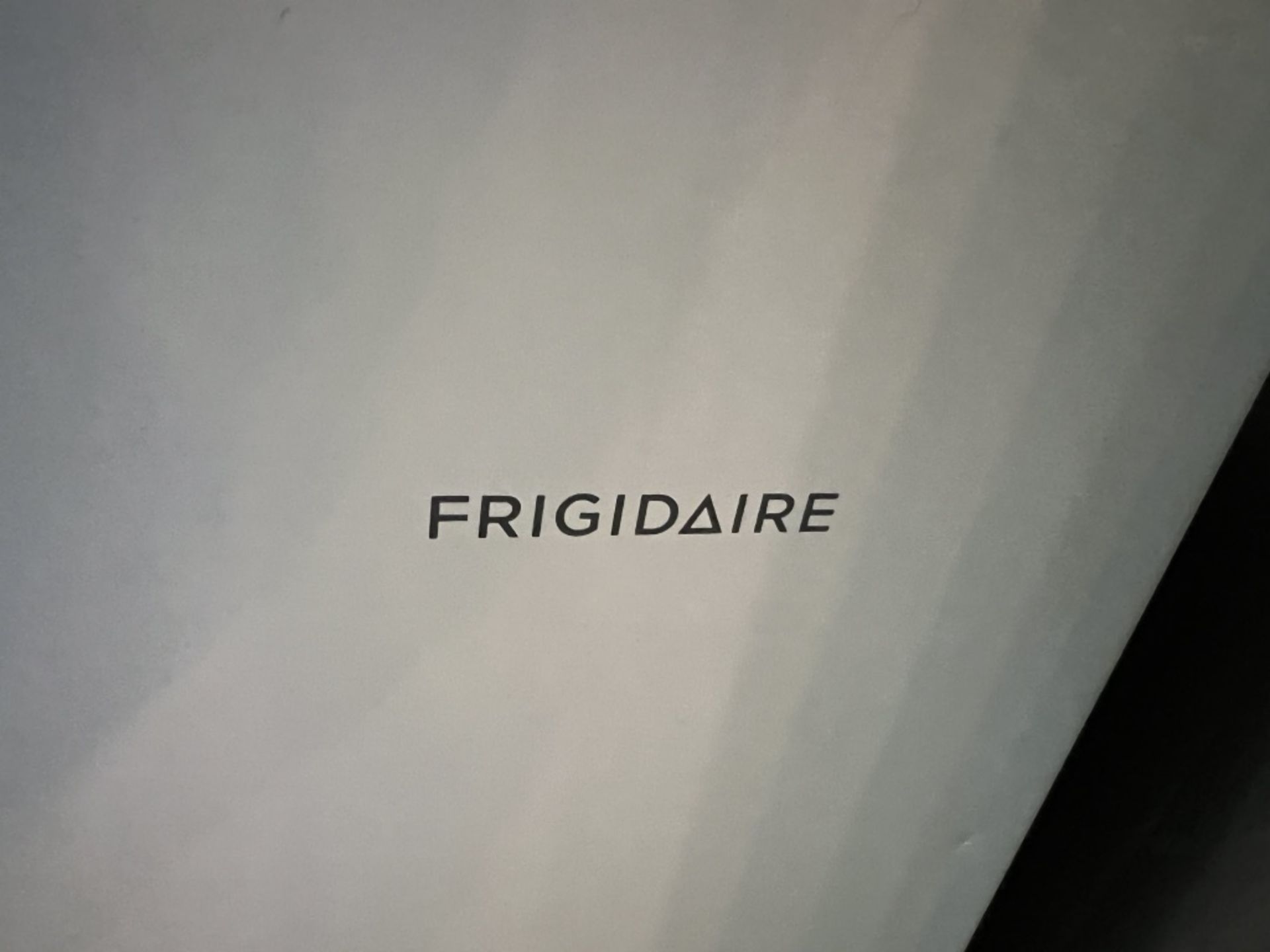 FRIGIDAIRE CHEST FREEZER, 25" WIDE - Image 3 of 5