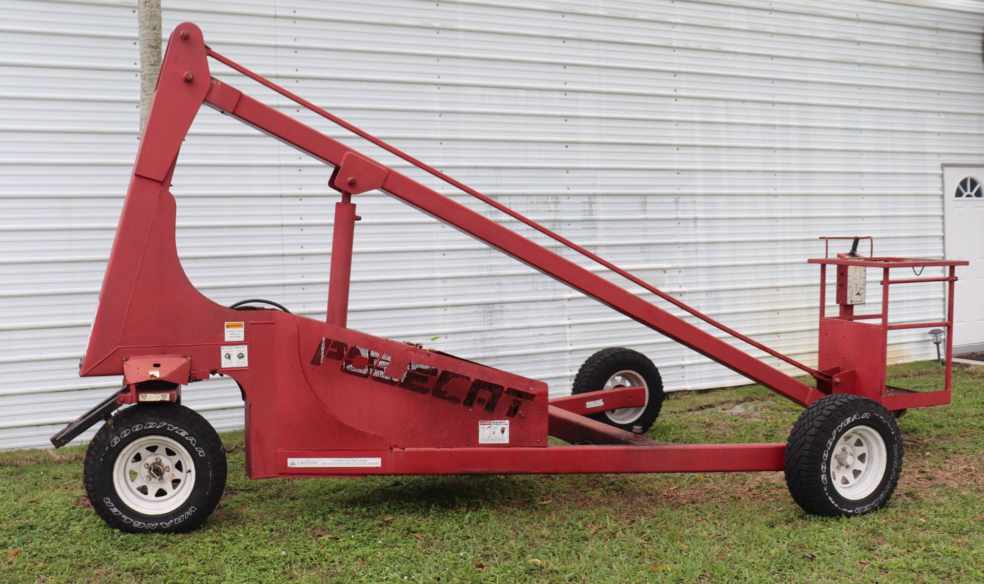 Polecat Self Propelled Aerial Lift Model PC266