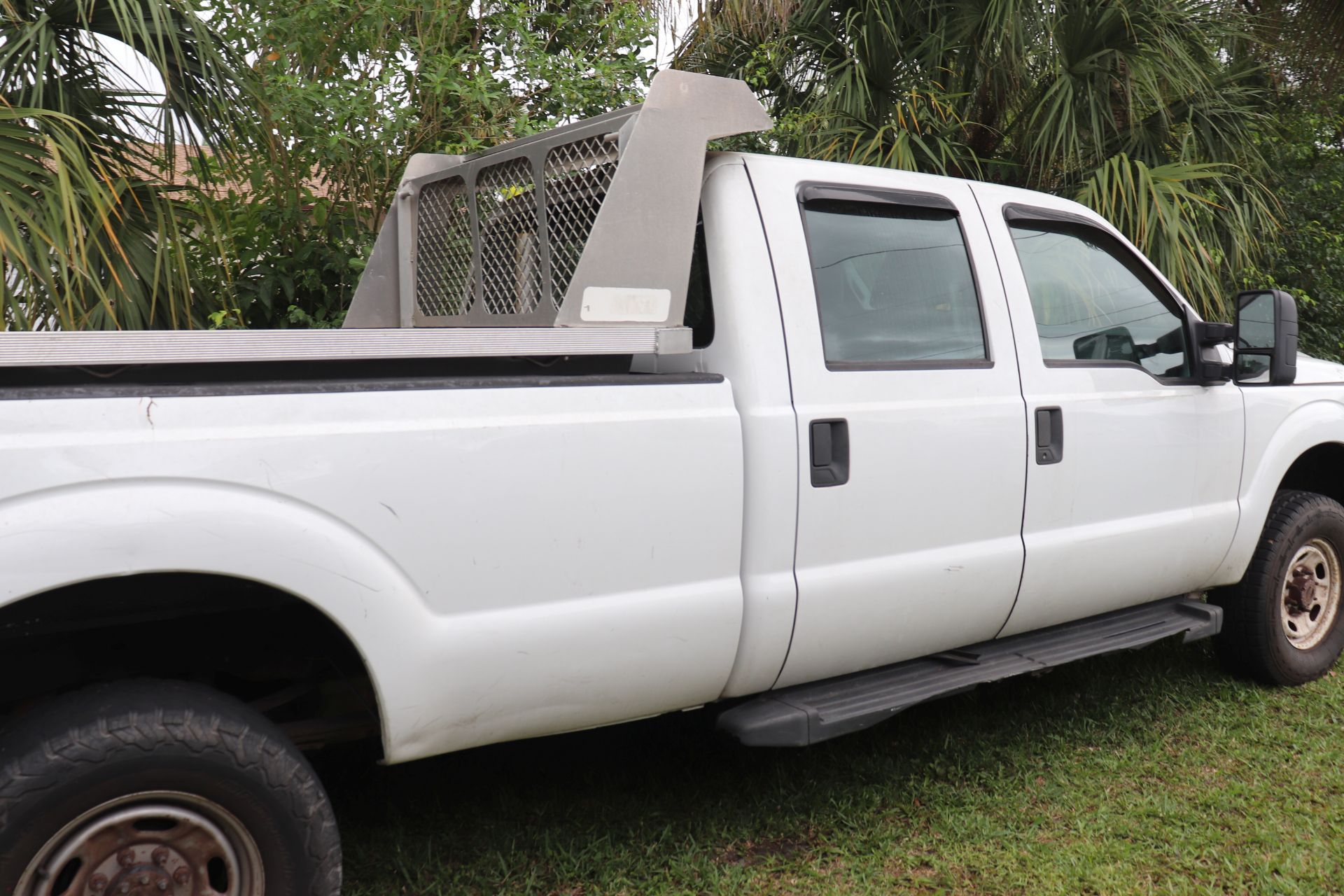 2013 Ford F-350 pickup, 200520 miles, with powered dump bed, Vin: 1FT8W3B68DEA11809 - Image 5 of 20