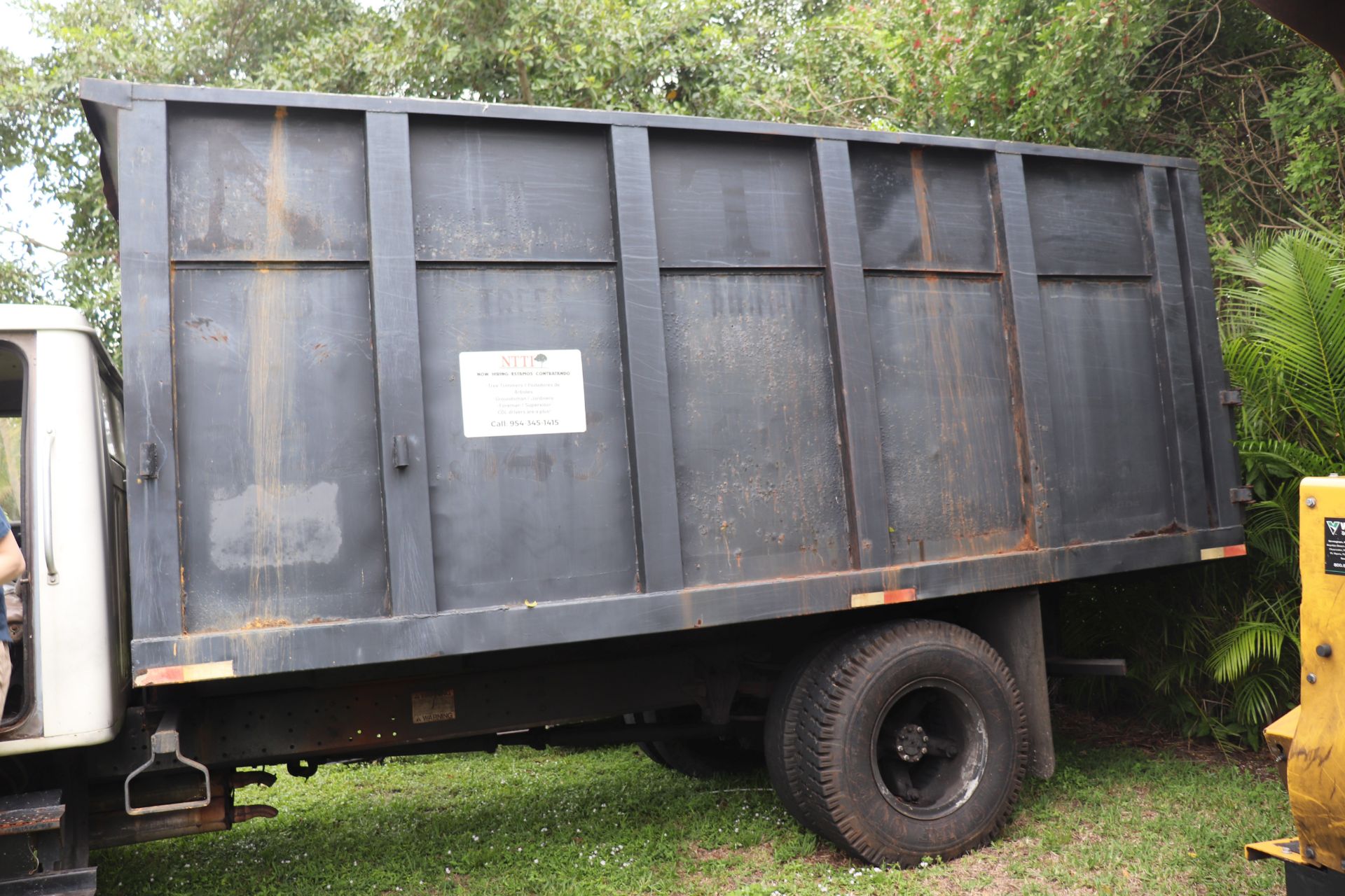 1993 International 4700 DT466 Dump Truck, Diesel, 4x2, 809219 miles, Vin: 1HTSAZRMOPH480989 - Image 13 of 14