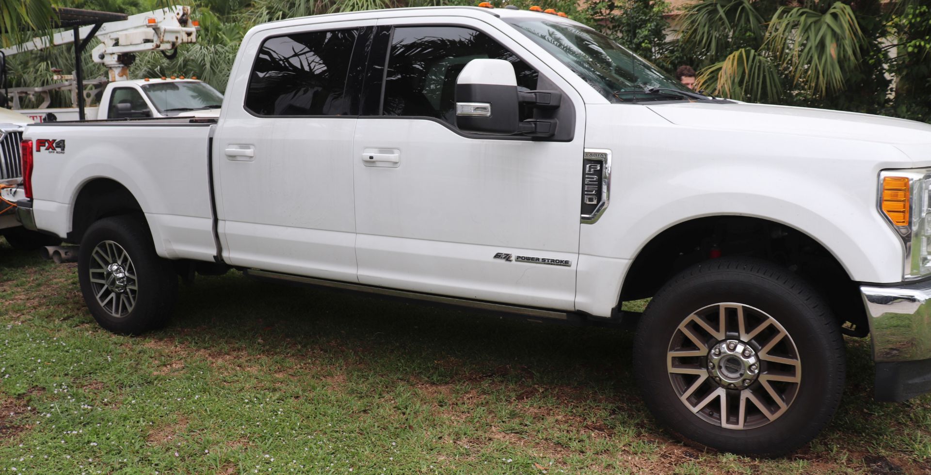 2017 Ford F-250 Lariat 6.7 liter power stoke turbo diesel pickup, 75,077 Miles, Roll-N-Lock Bed Cove - Image 6 of 30