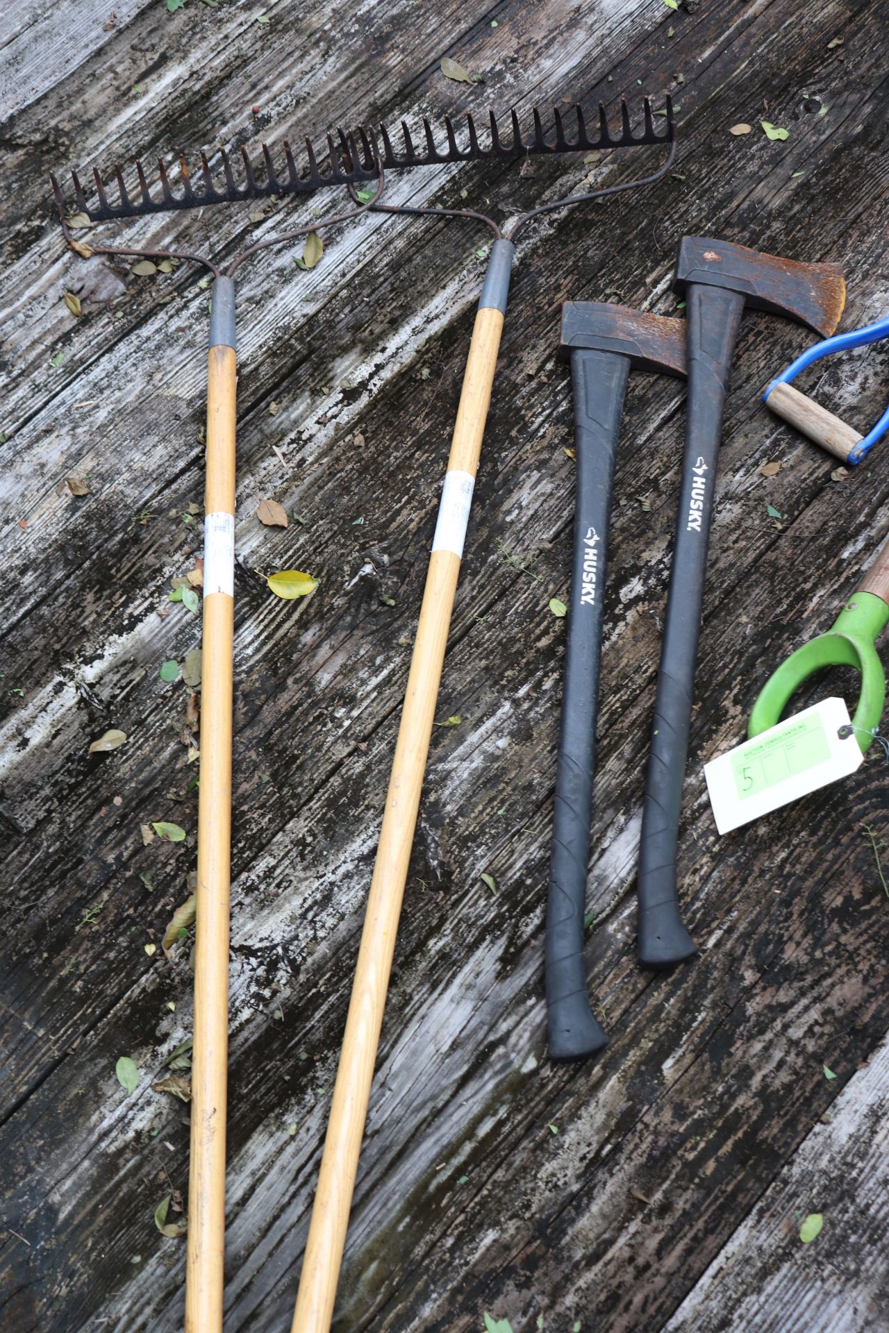 Contents of Trailer Pictured including pitchfork shovel 2 husky fire axes and 2 rakes - Image 2 of 3