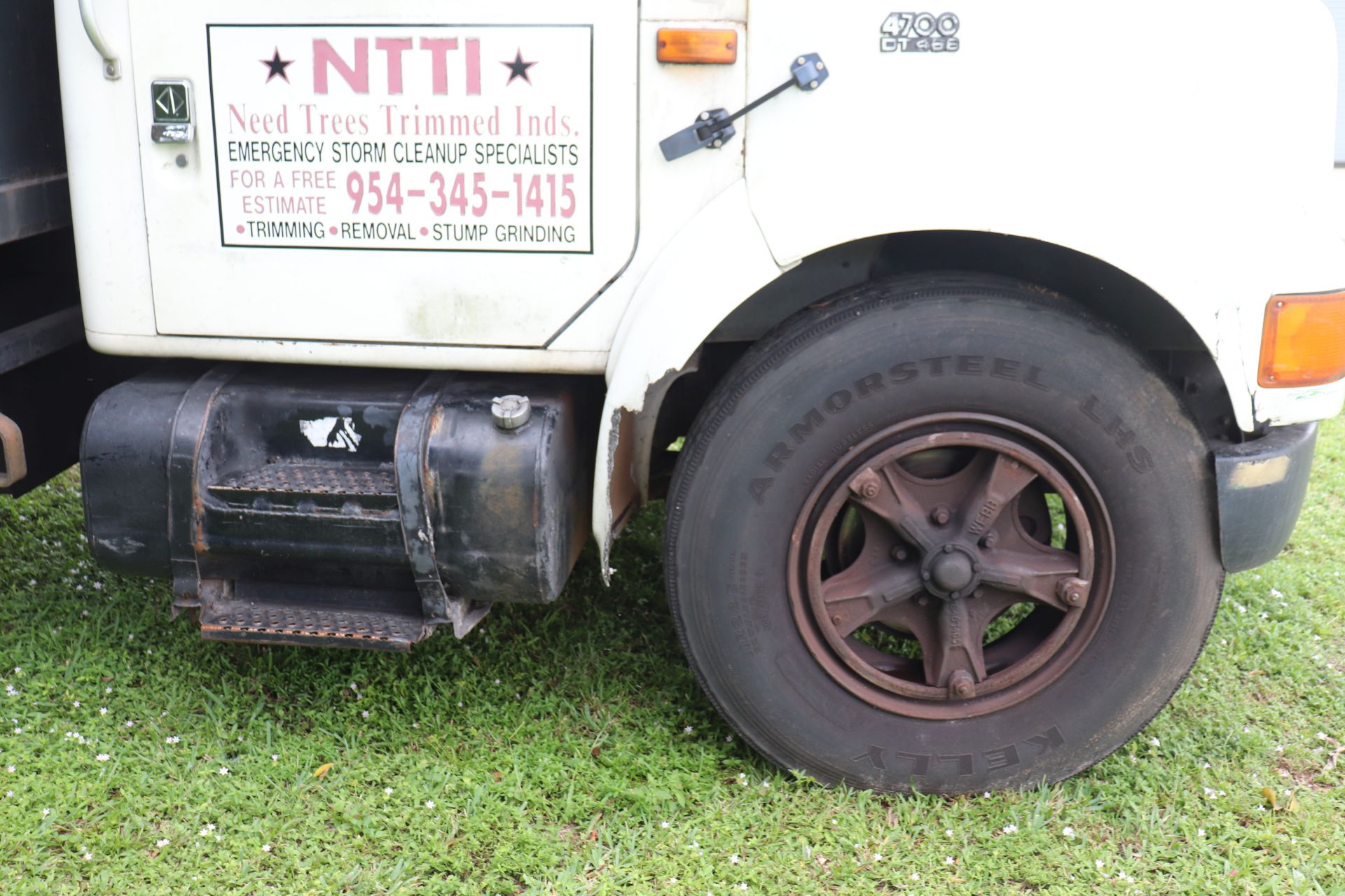 1993 International 4700 DT466 Dump Truck, Diesel, 4x2, 809219 miles, Vin: 1HTSAZRMOPH480989 - Image 4 of 14