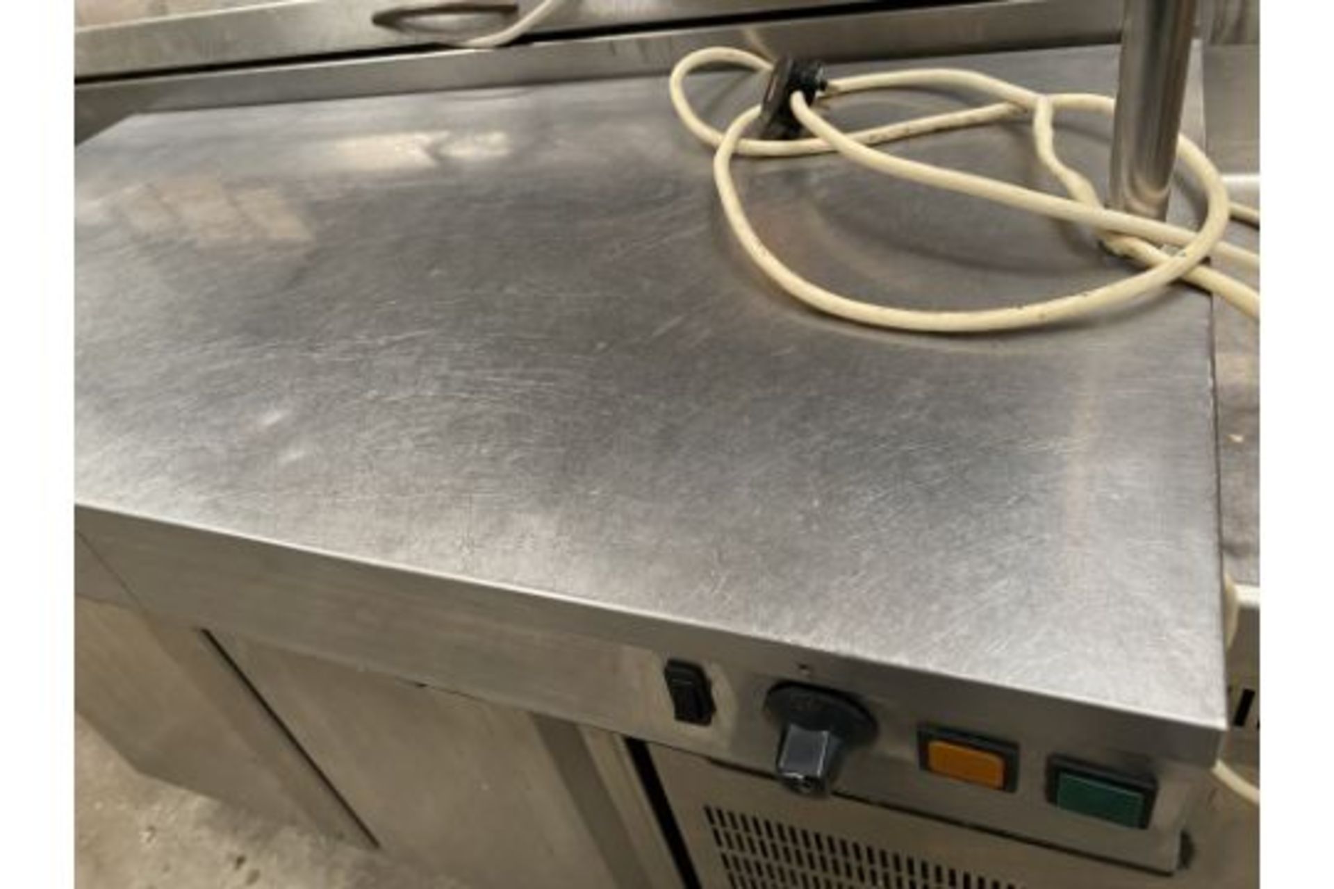 3 Lamp Heated Base Carvery Pad - Image 3 of 3