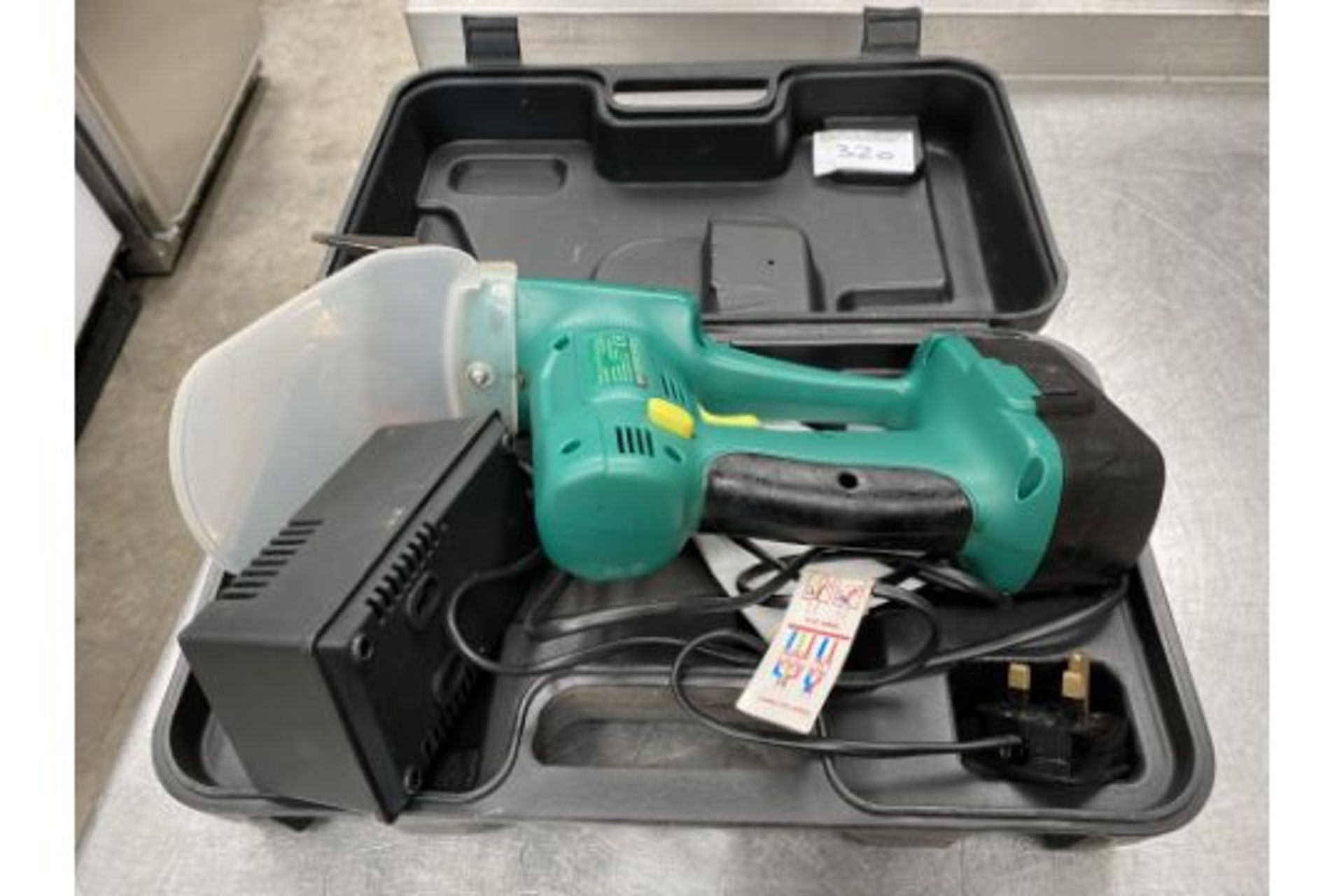 Cordless Hedge Trimmers in Carry Case,