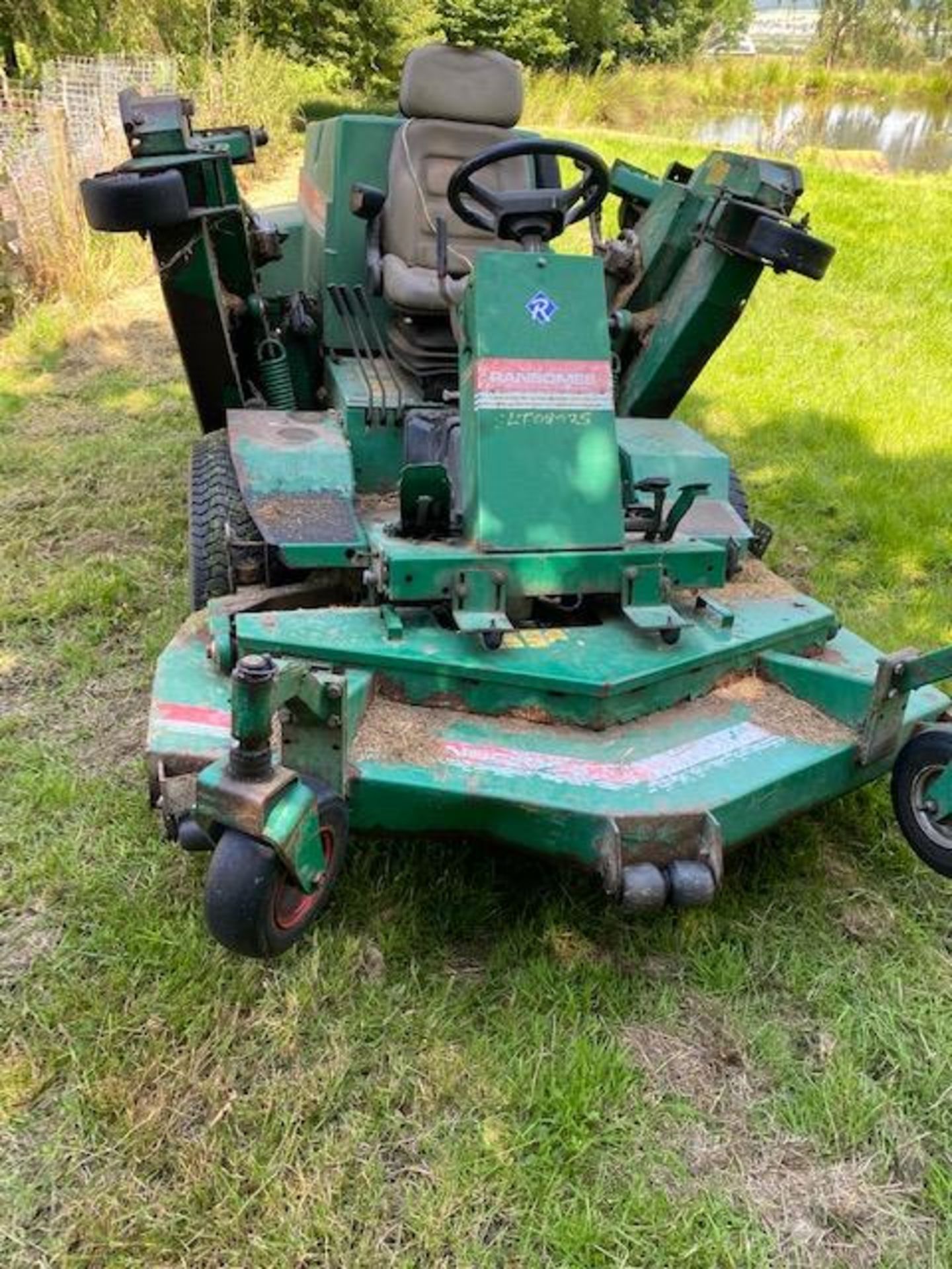 Ransomes Jacobsen ride on mower - Image 3 of 9