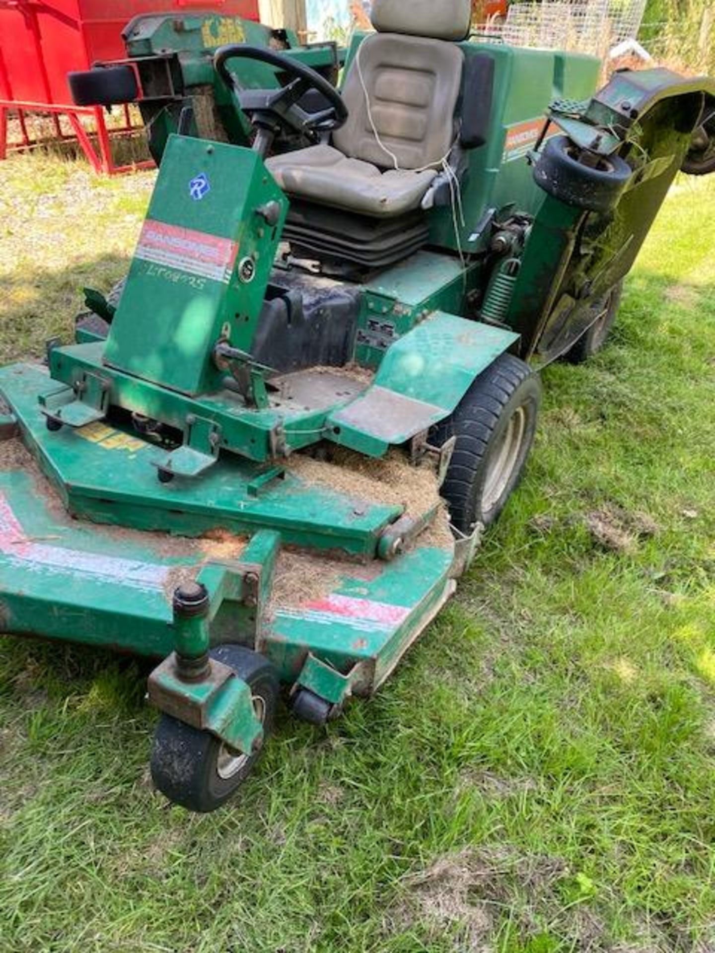 Ransomes Jacobsen ride on mower - Image 4 of 9