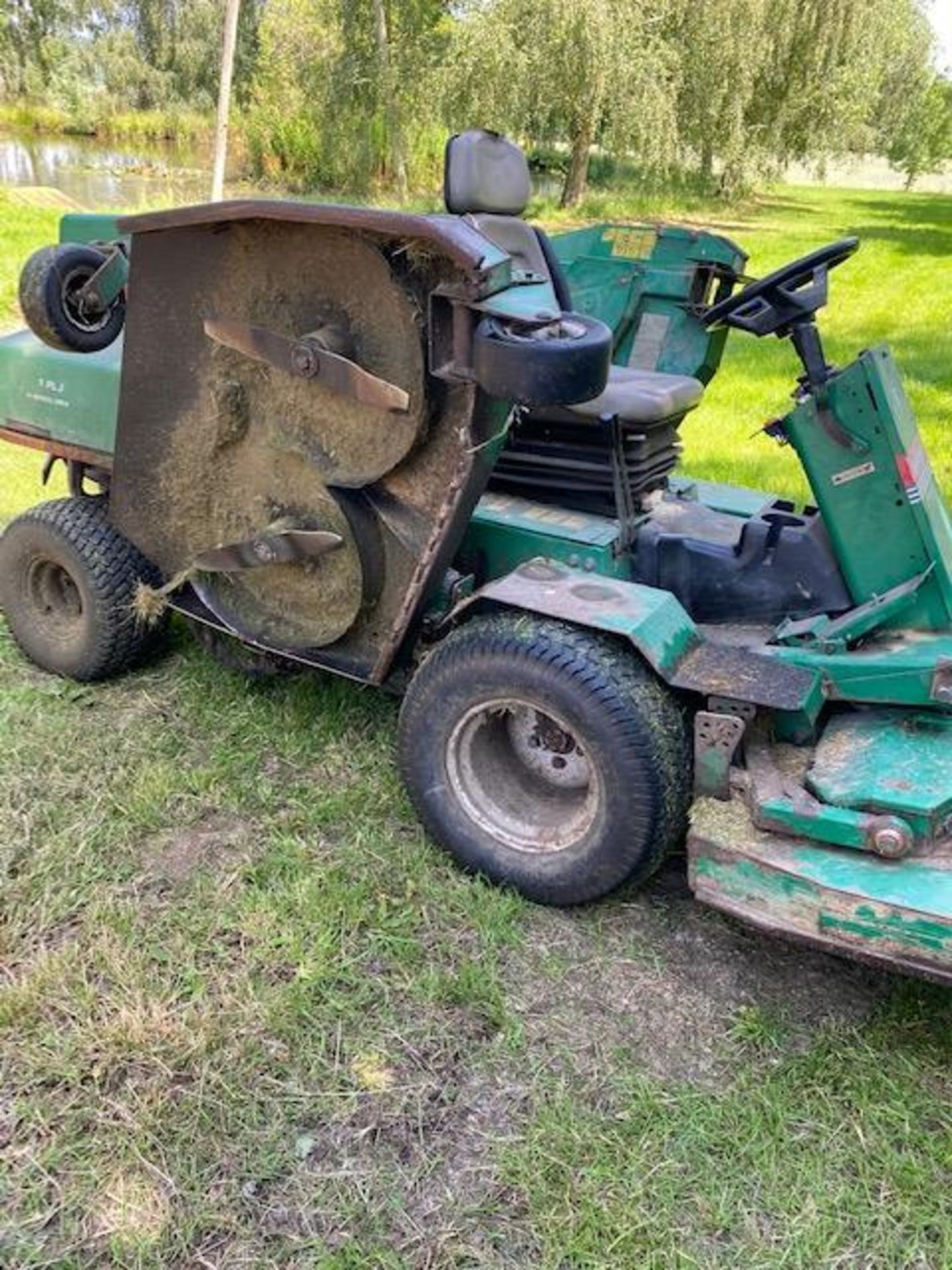 Ransomes Jacobsen ride on mower - Image 2 of 9