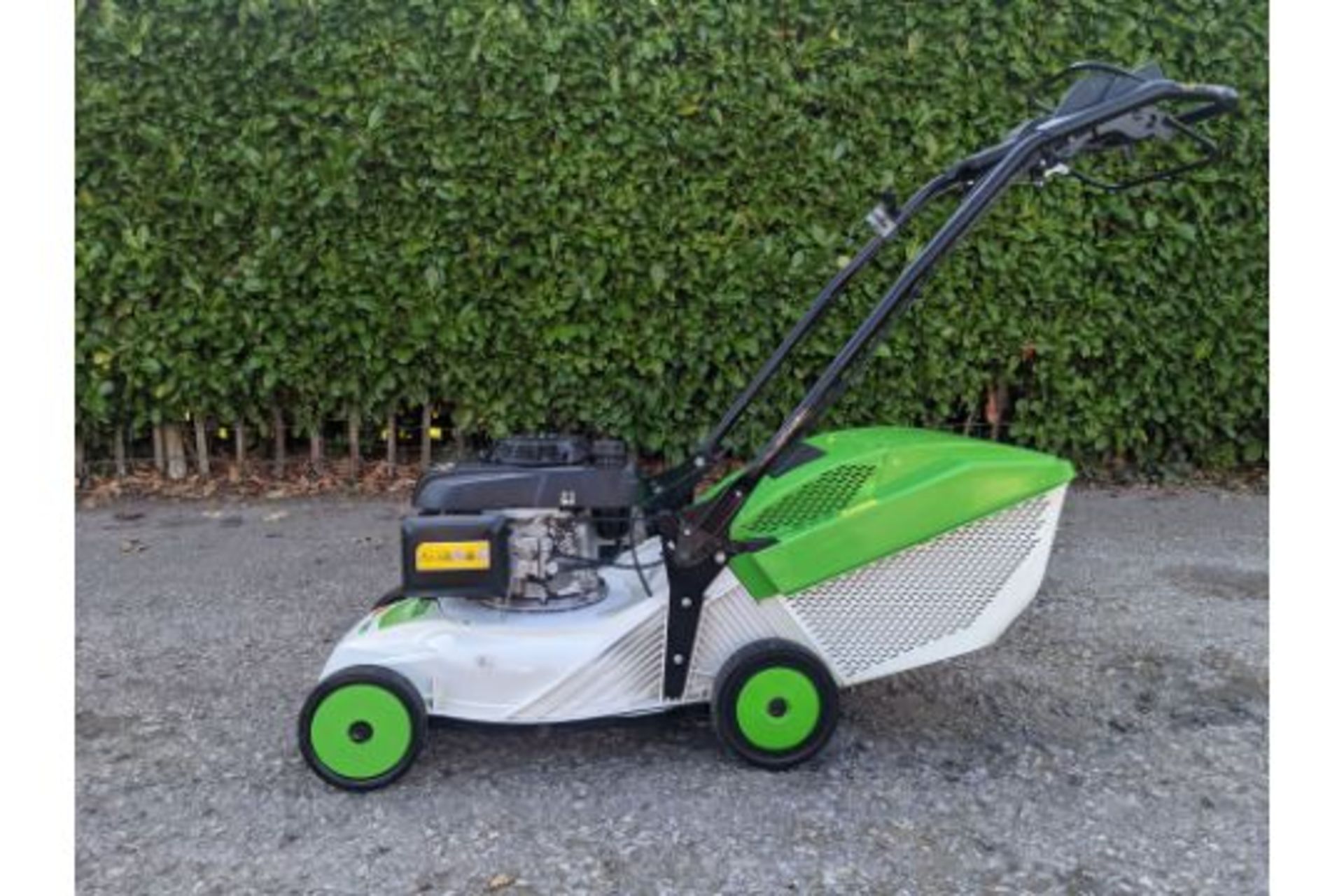 2019 Etesia Pro 46 PHCT 18" Self Propelled Lawn Mower