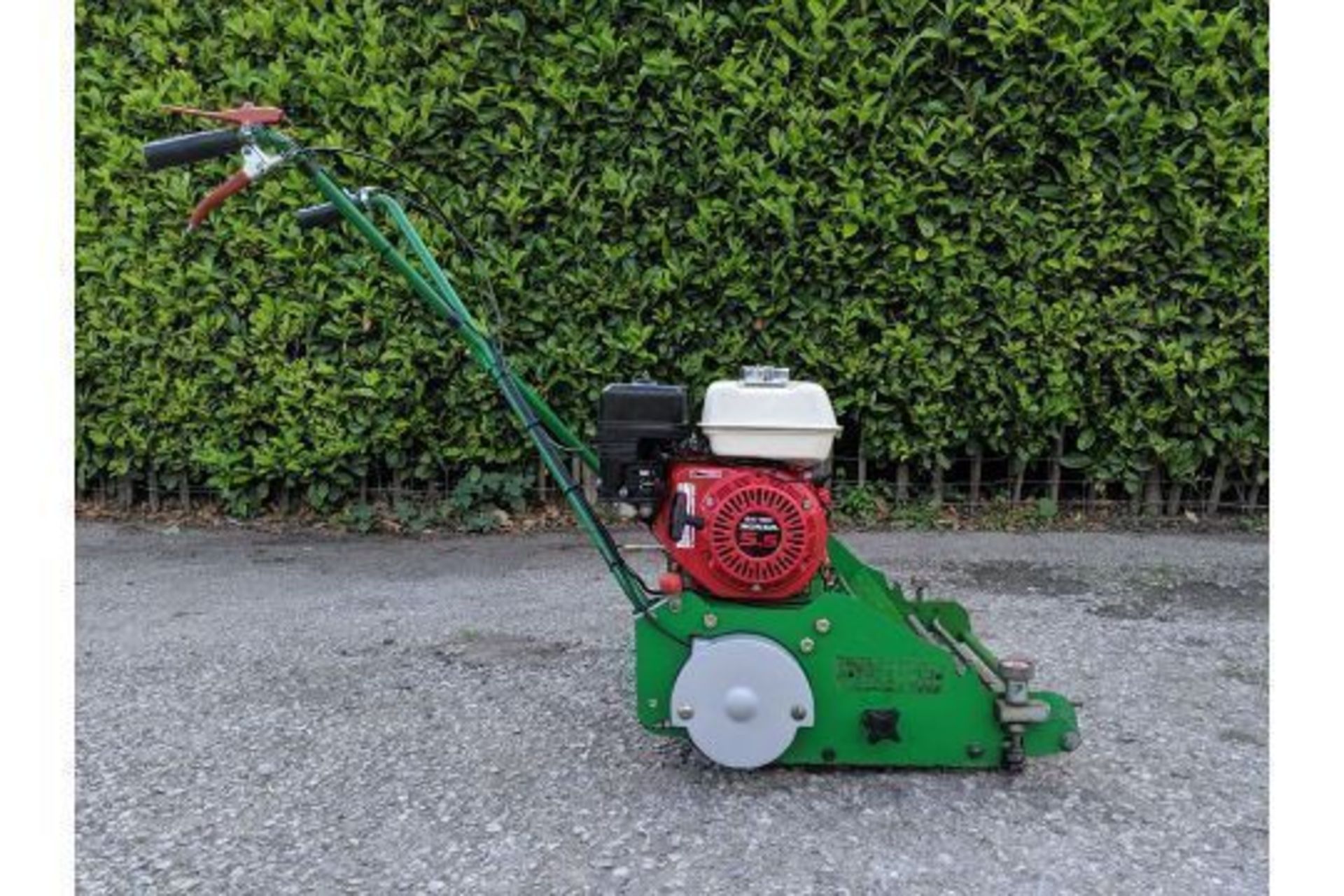 2005 Dennis FT510 9 Blade Cylinder Mower - Image 3 of 10